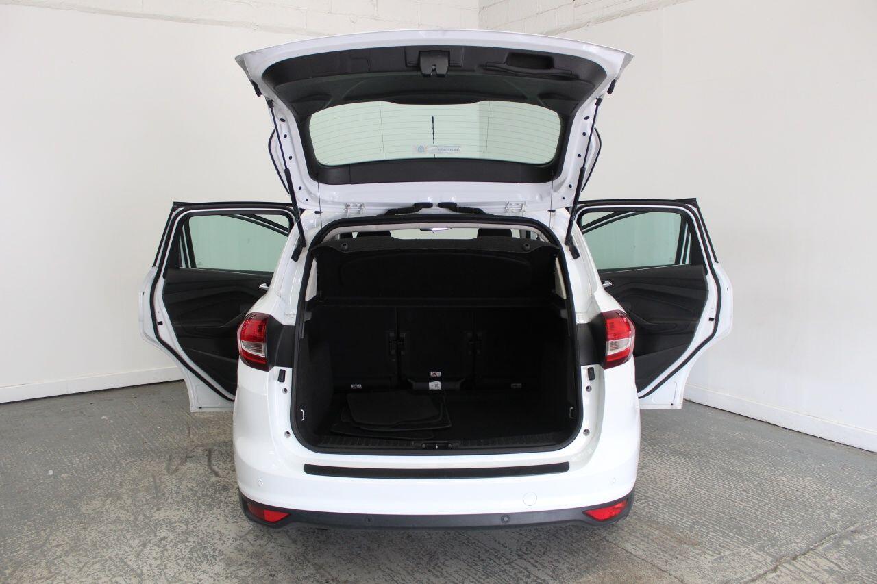 Ford C-Max view 21