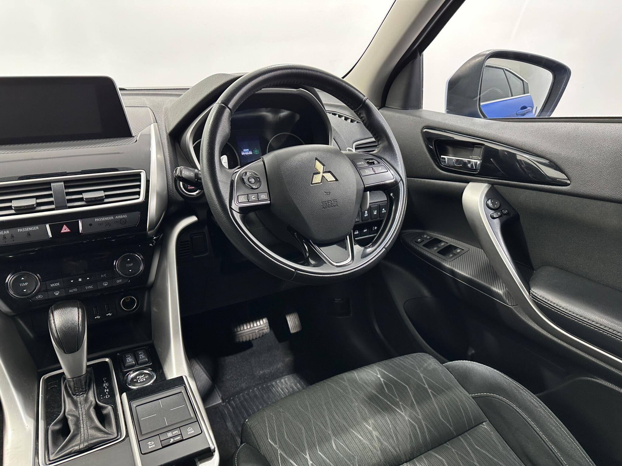 Mitsubishi Eclipse Cross view 12