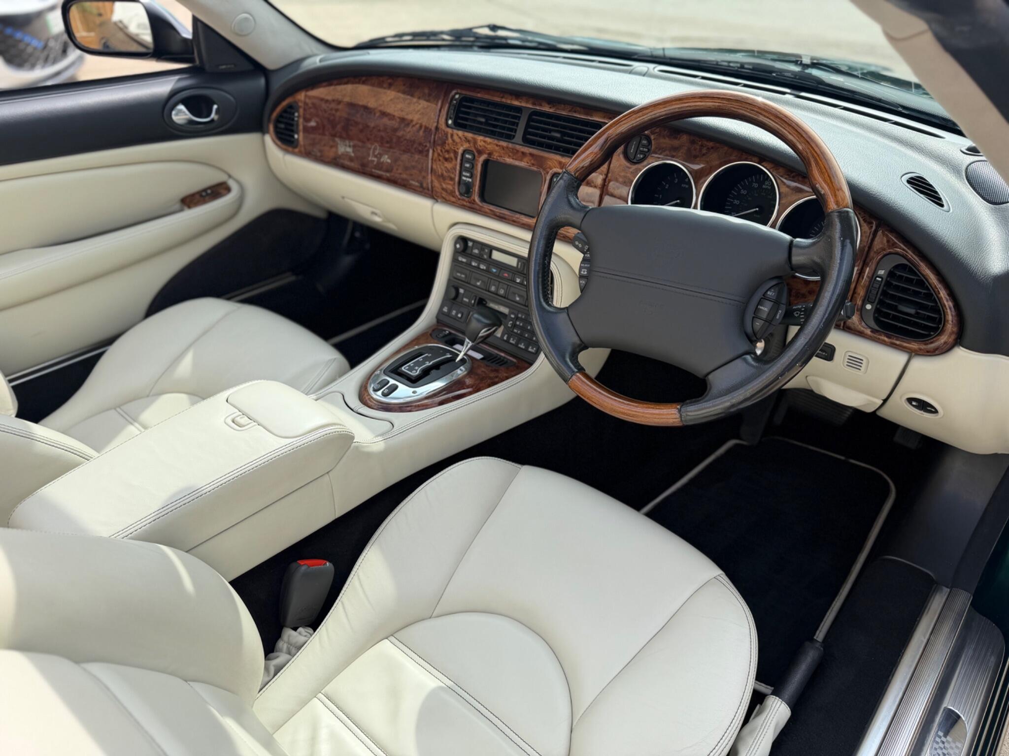 Jaguar XK8 view 14
