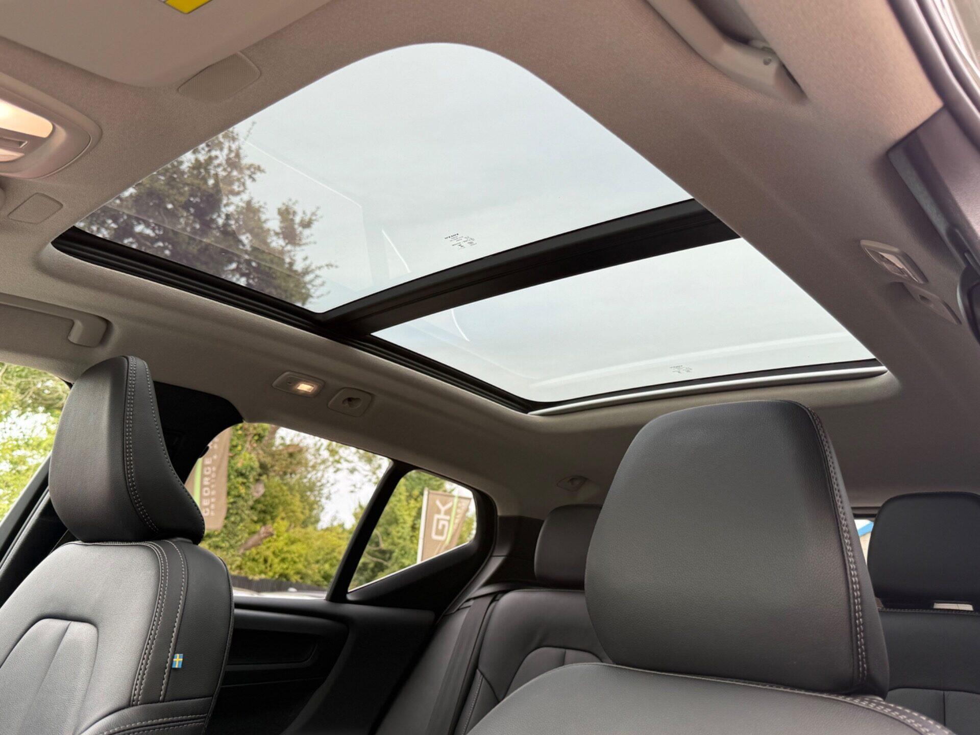 Volvo XC40 view 4