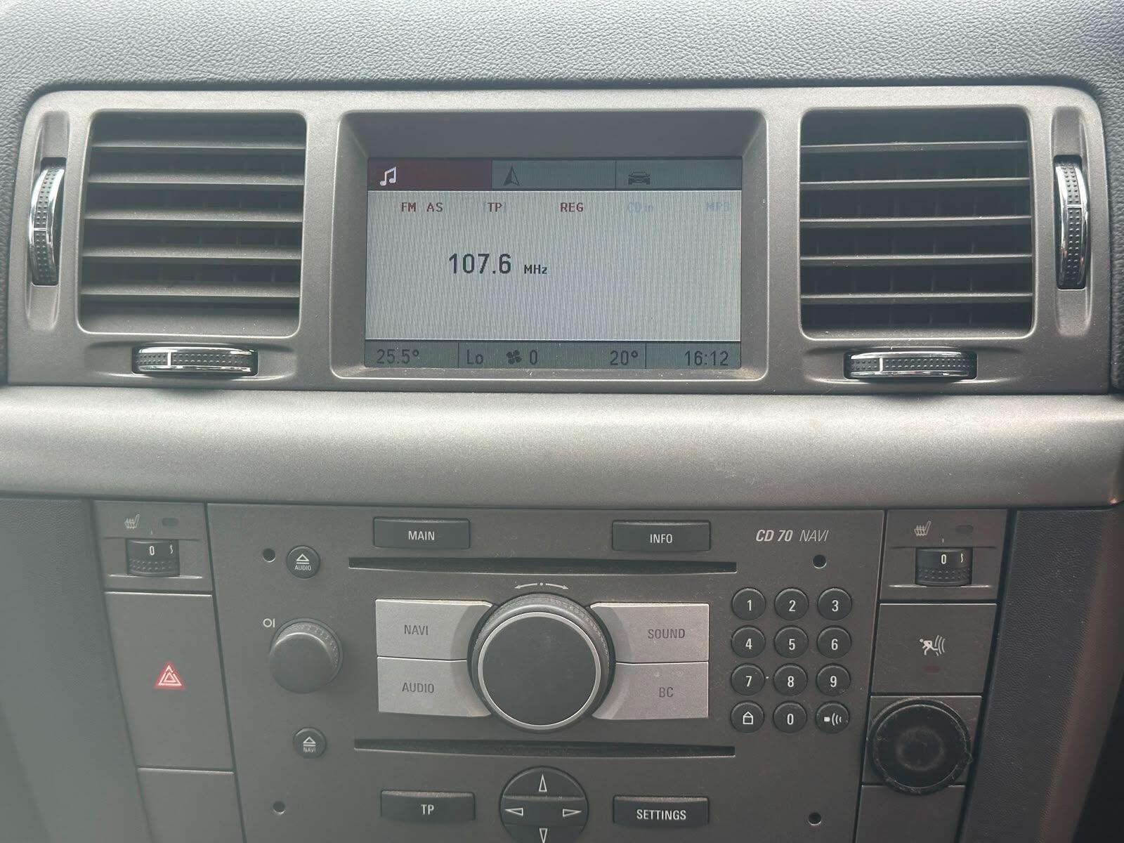 Vauxhall Vectra view 12