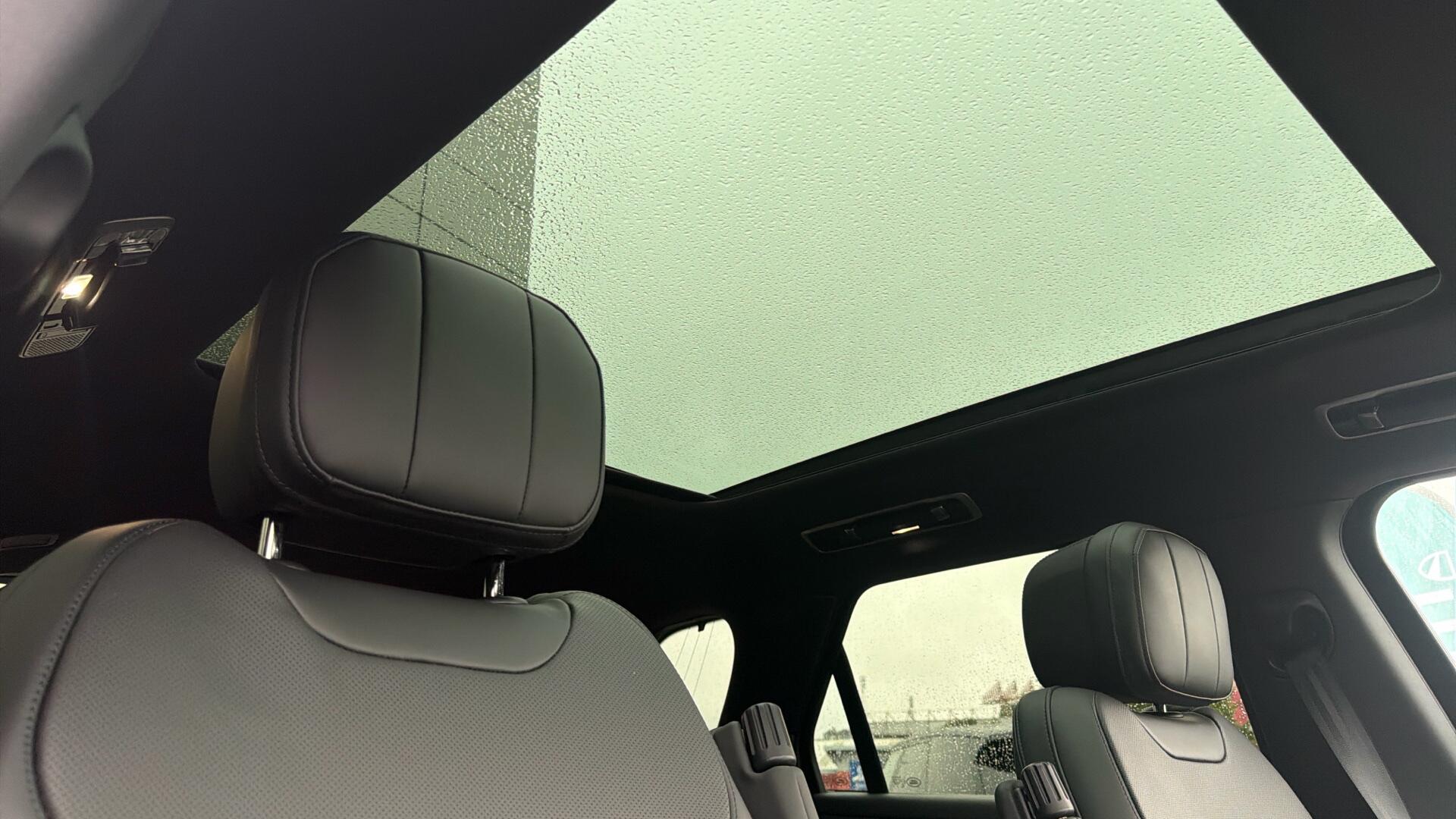 Land Rover Range Rover Sport view 37