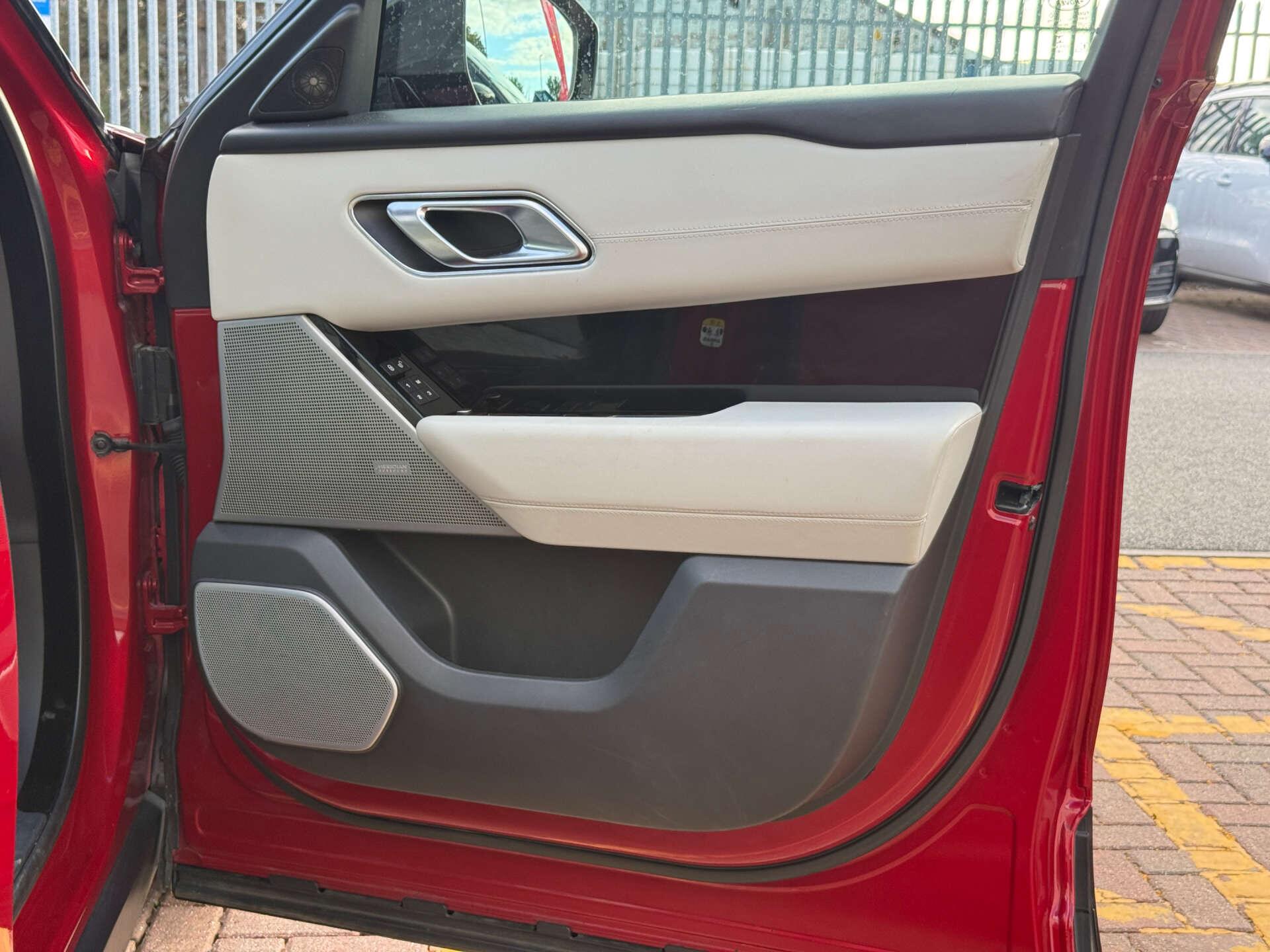 Land Rover Range Rover Velar view 18