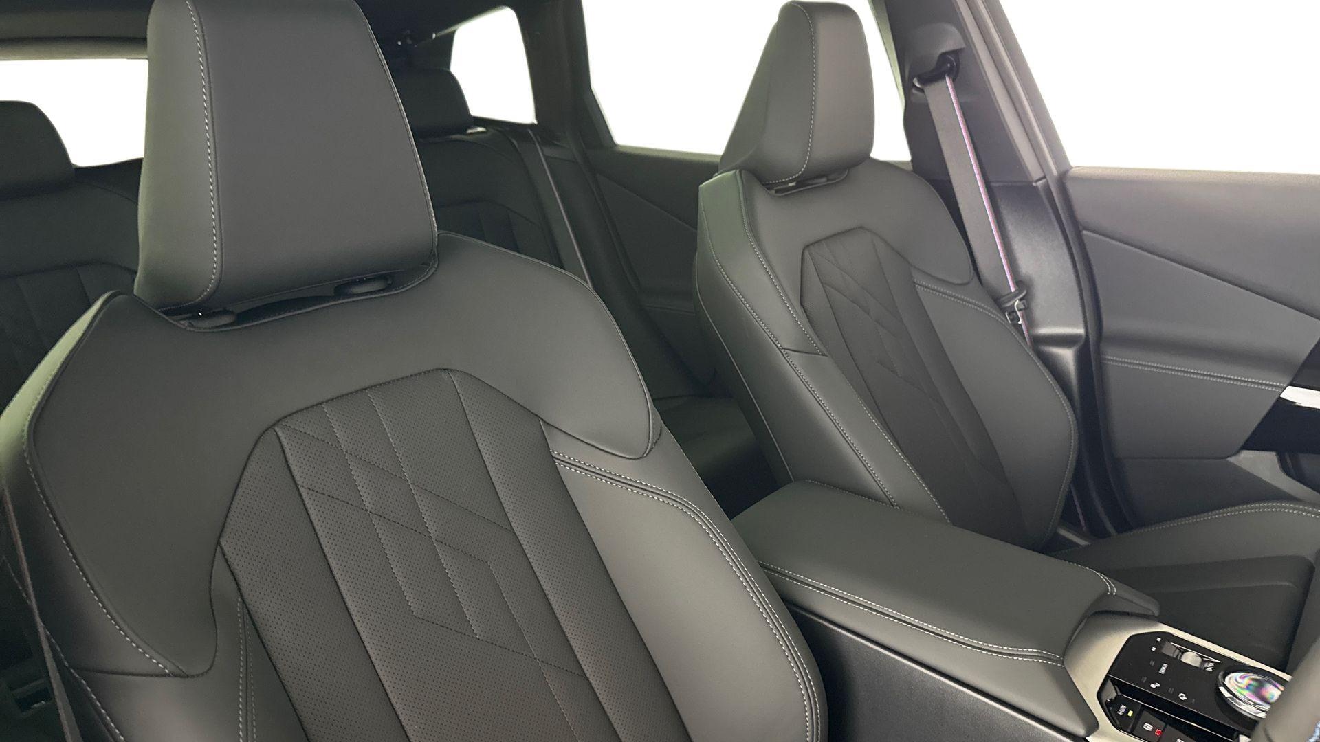 BMW X3 view 11