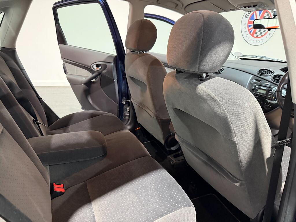 Ford Focus view 39