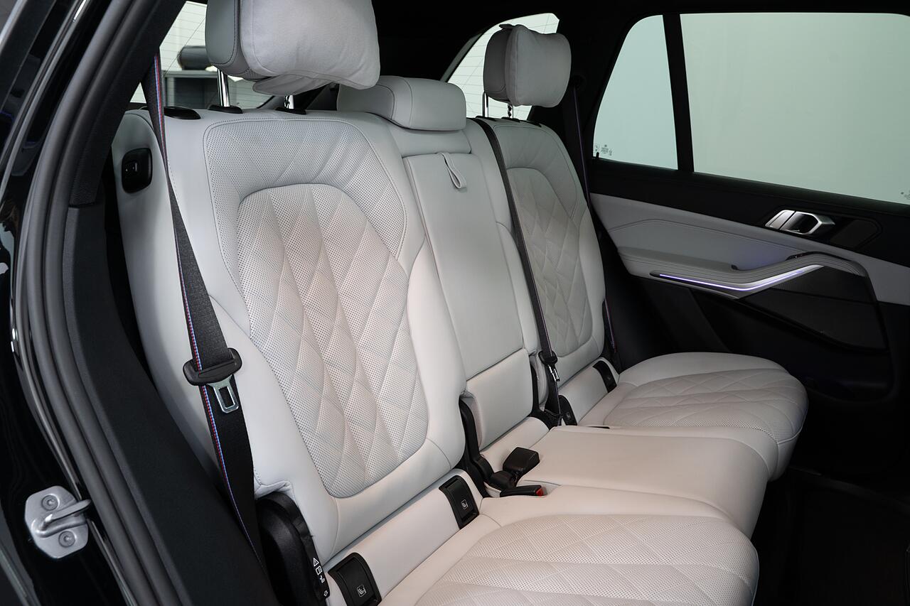 BMW X5 view 16