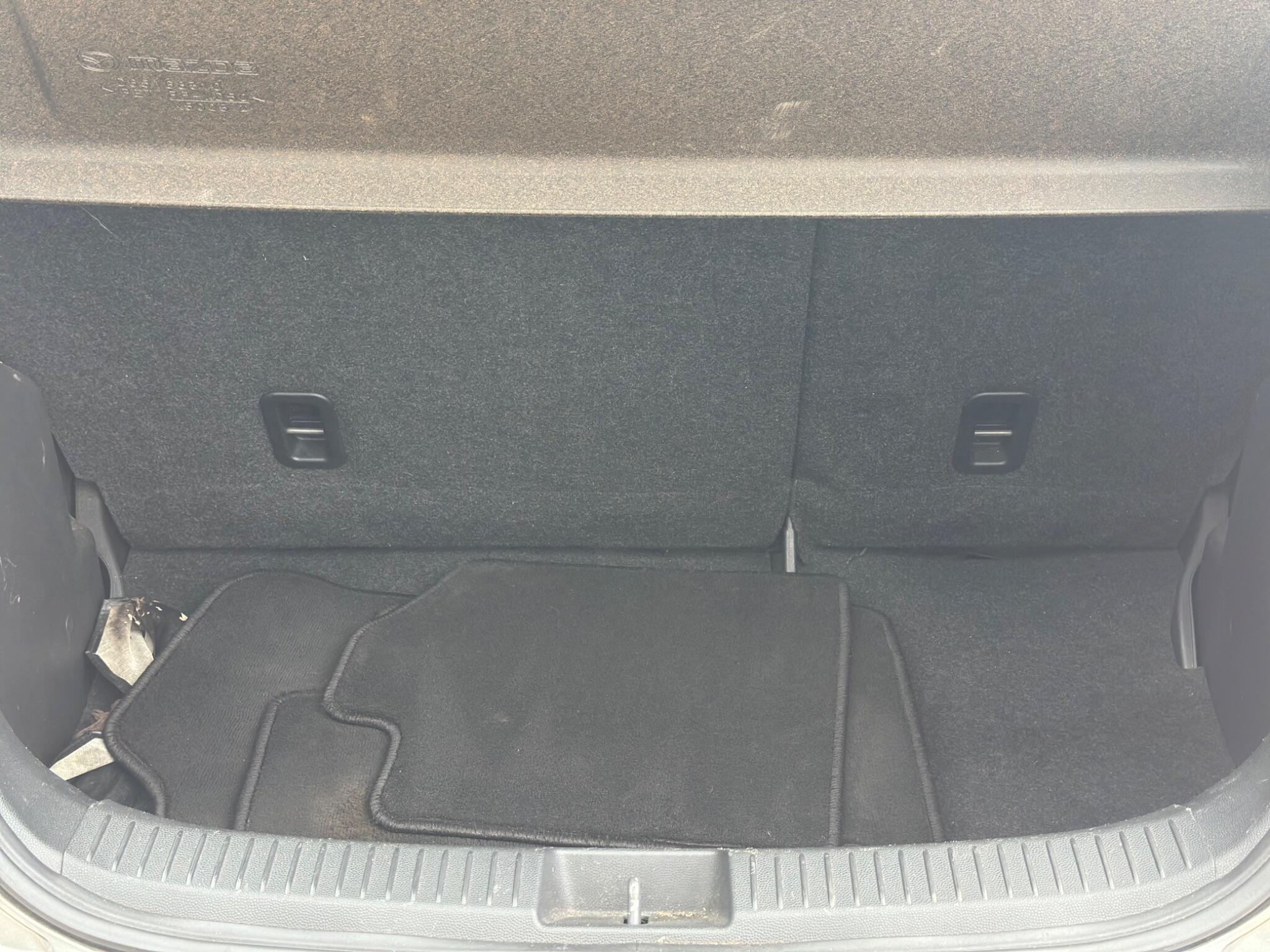 Mazda Mazda2 view 15