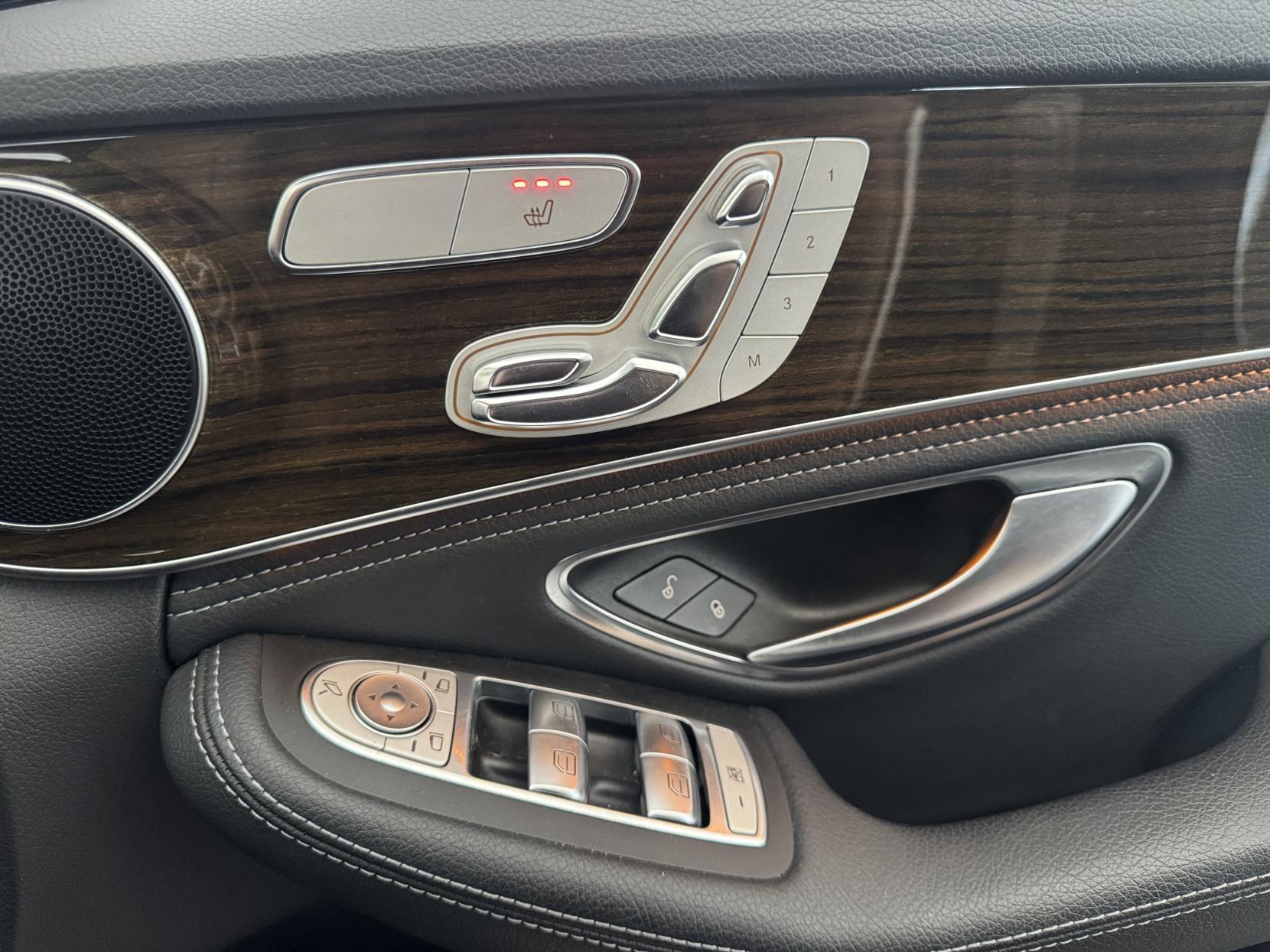 Mercedes-Benz C Class view 52