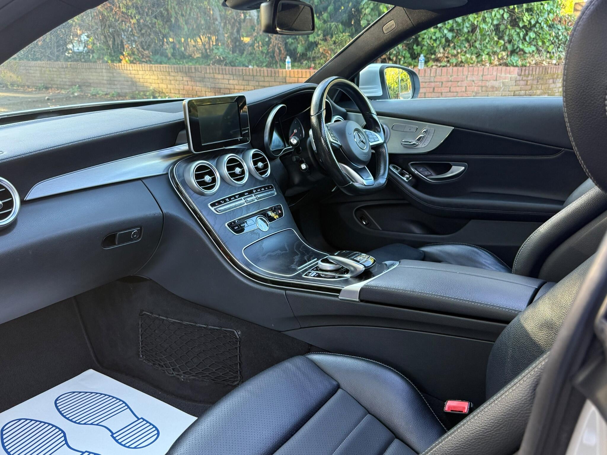 Mercedes-Benz C-Class view 18