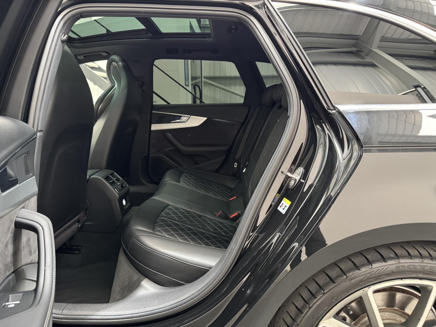 Audi S4 Avant view 59