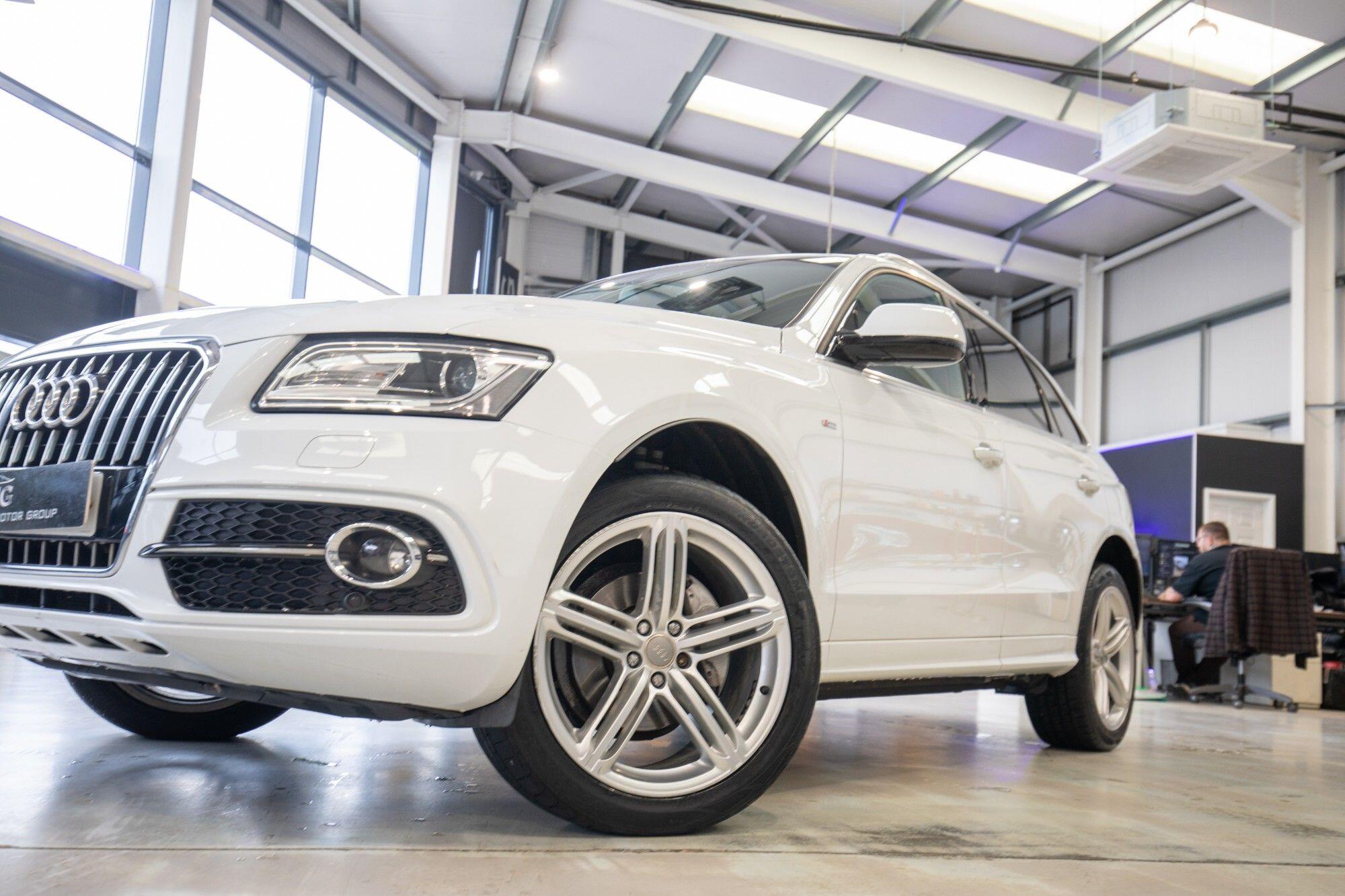 Audi Q5 view 6