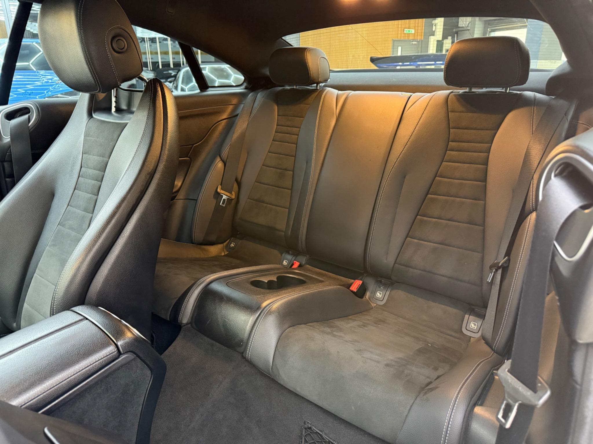 Mercedes-Benz E Class view 40