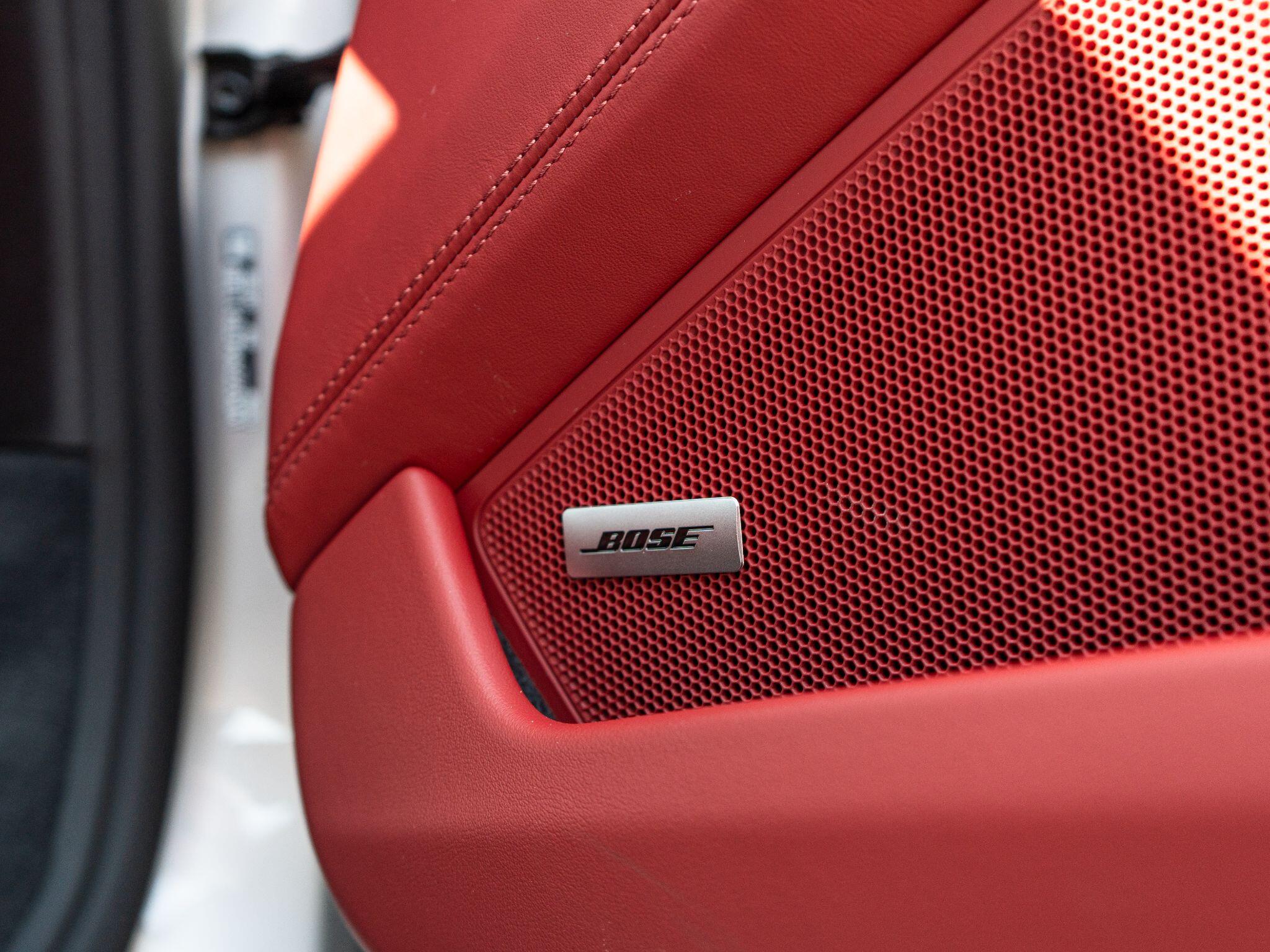 Porsche 911 view 32