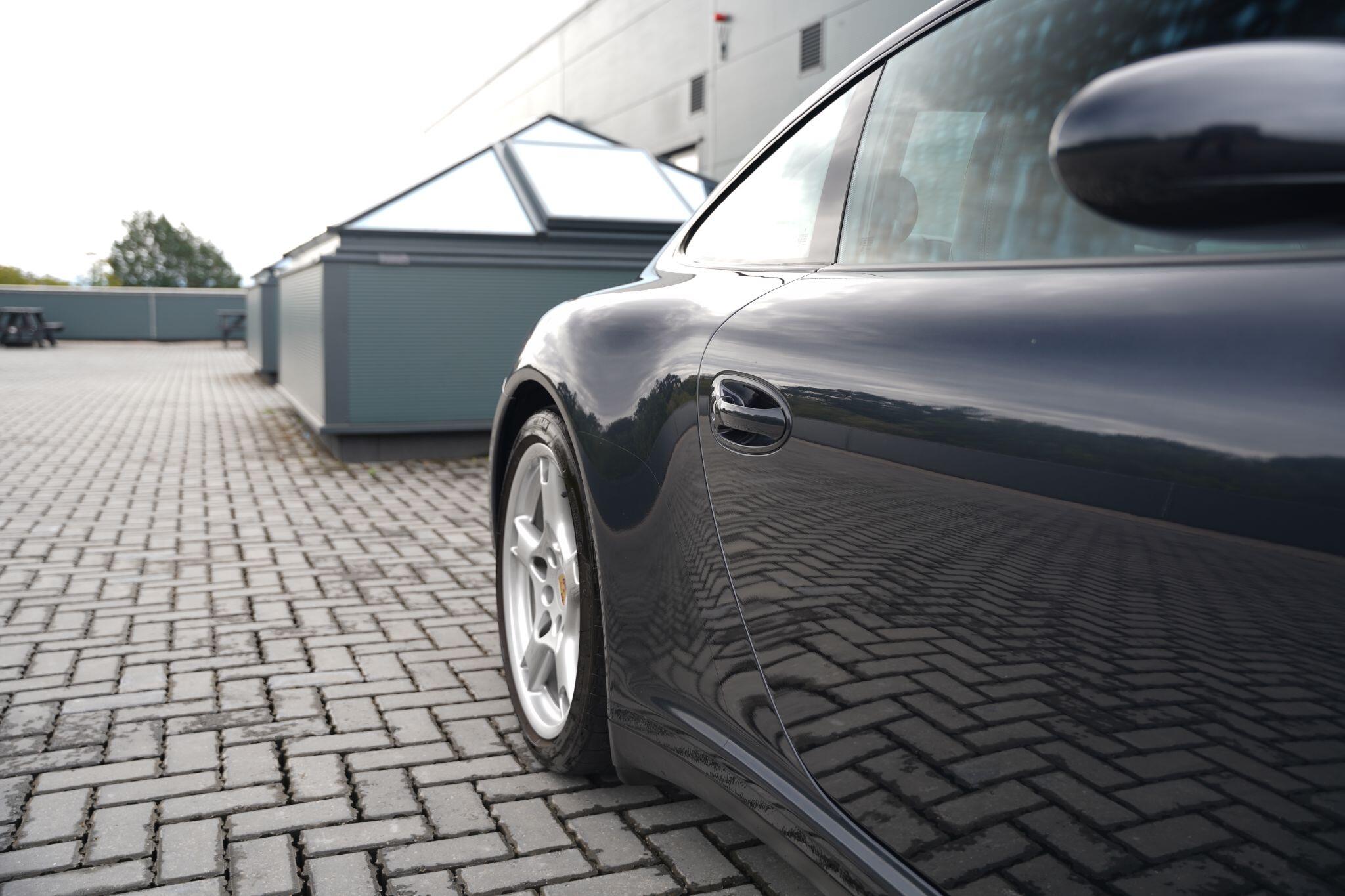 Porsche 911 view 49