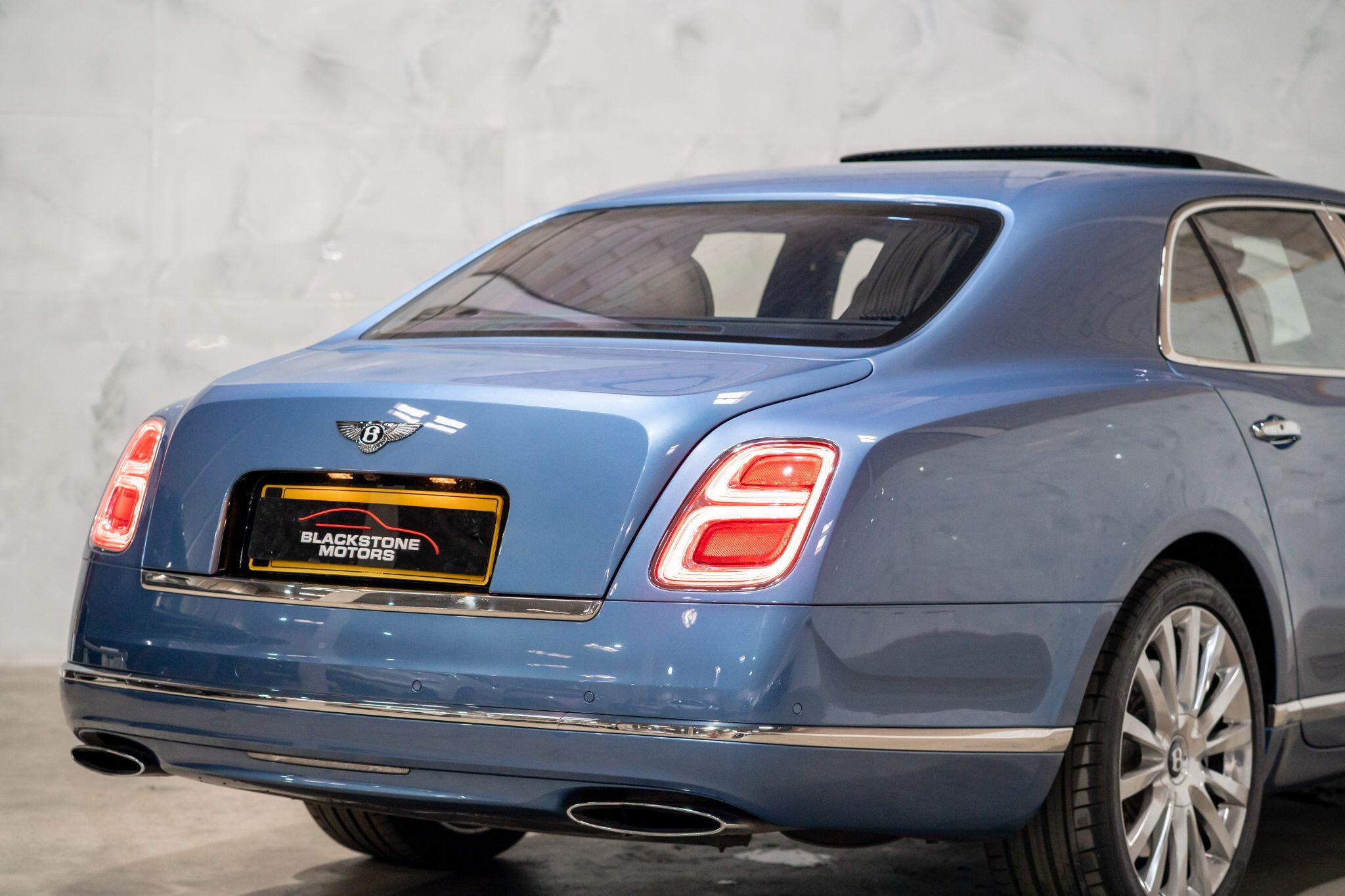 Bentley Mulsanne view 70