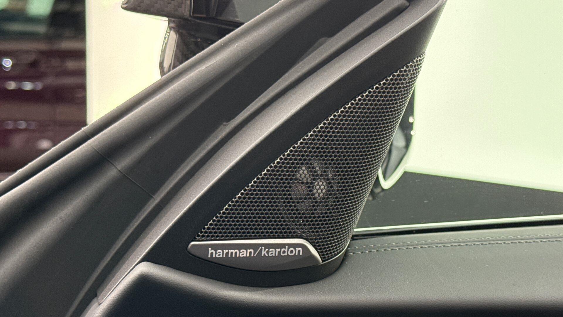BMW M4 view 21