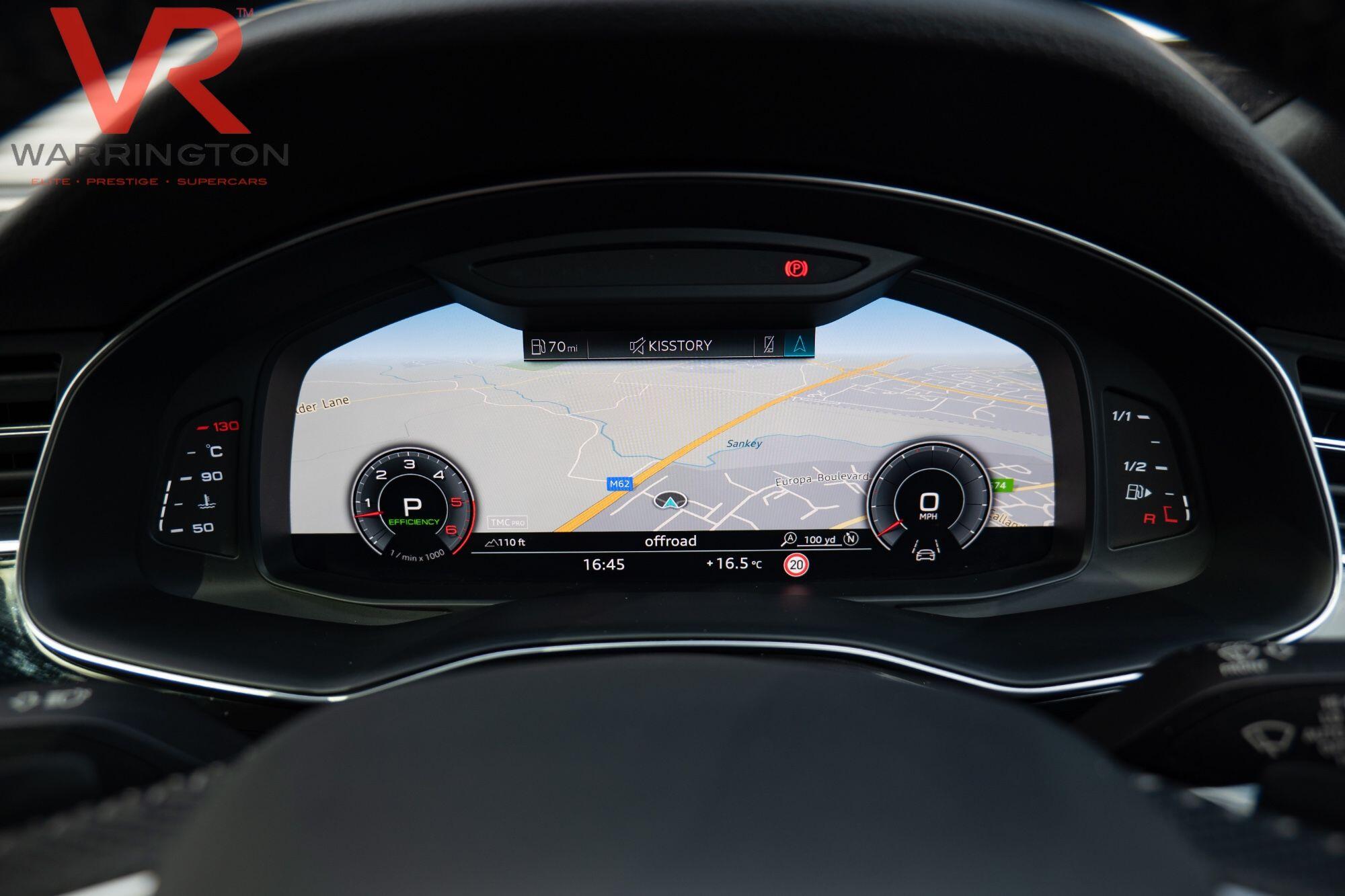 Audi Q8 view 11