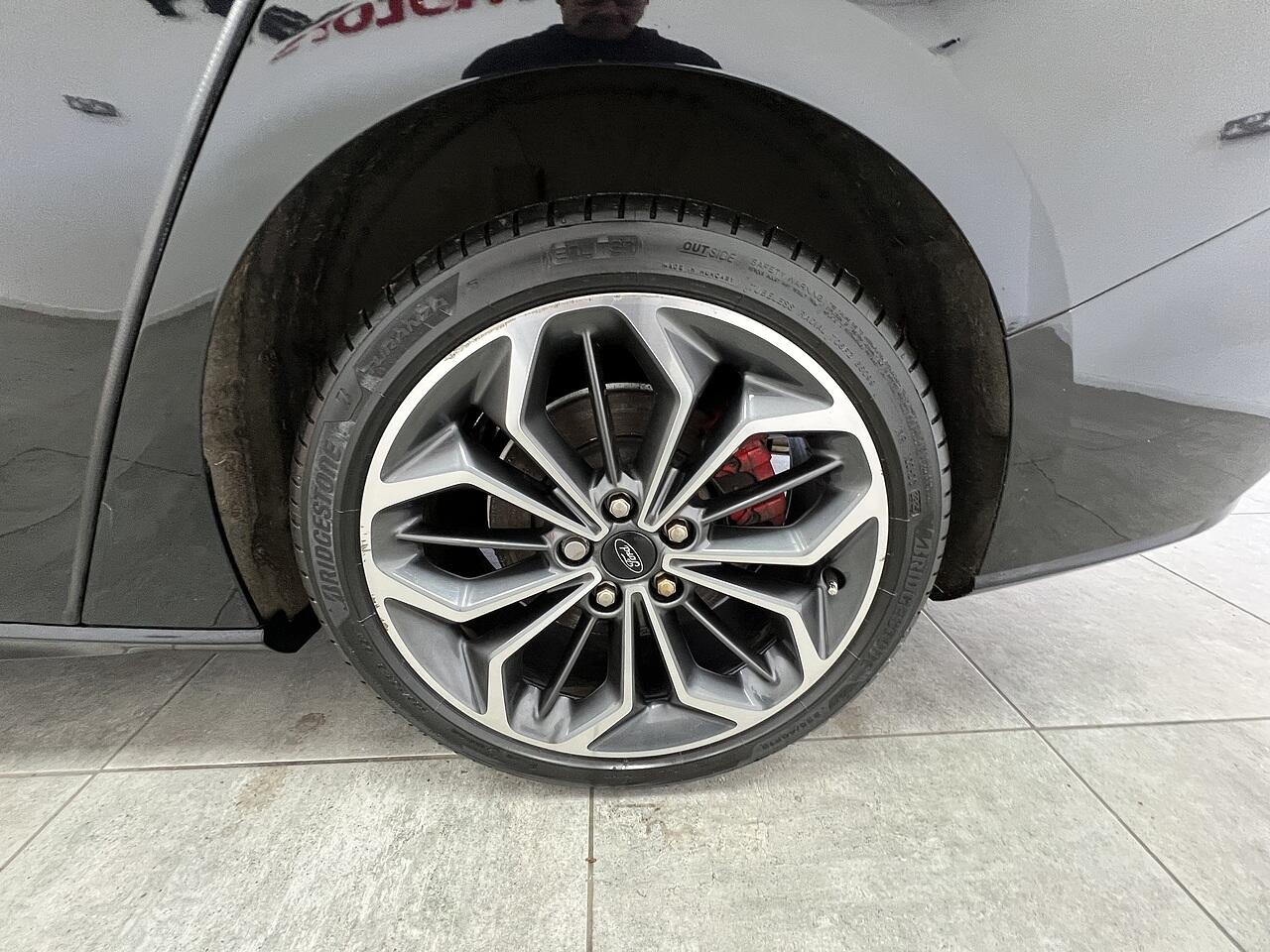 Ford Focus view 21