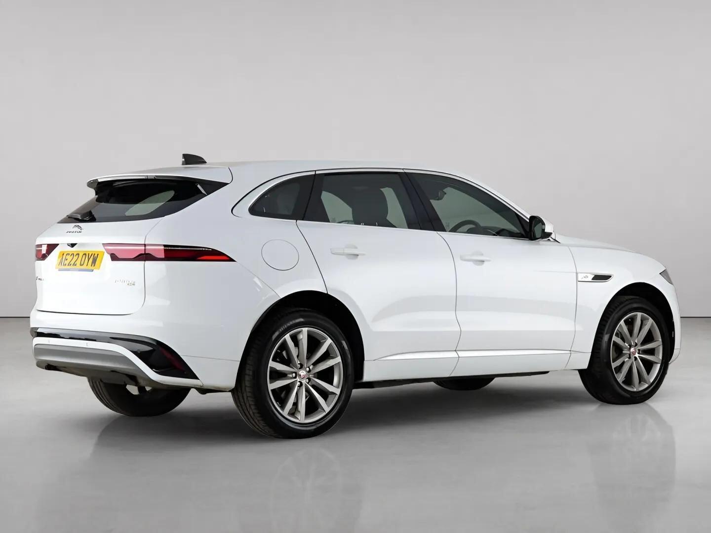 Jaguar F-Pace view 8