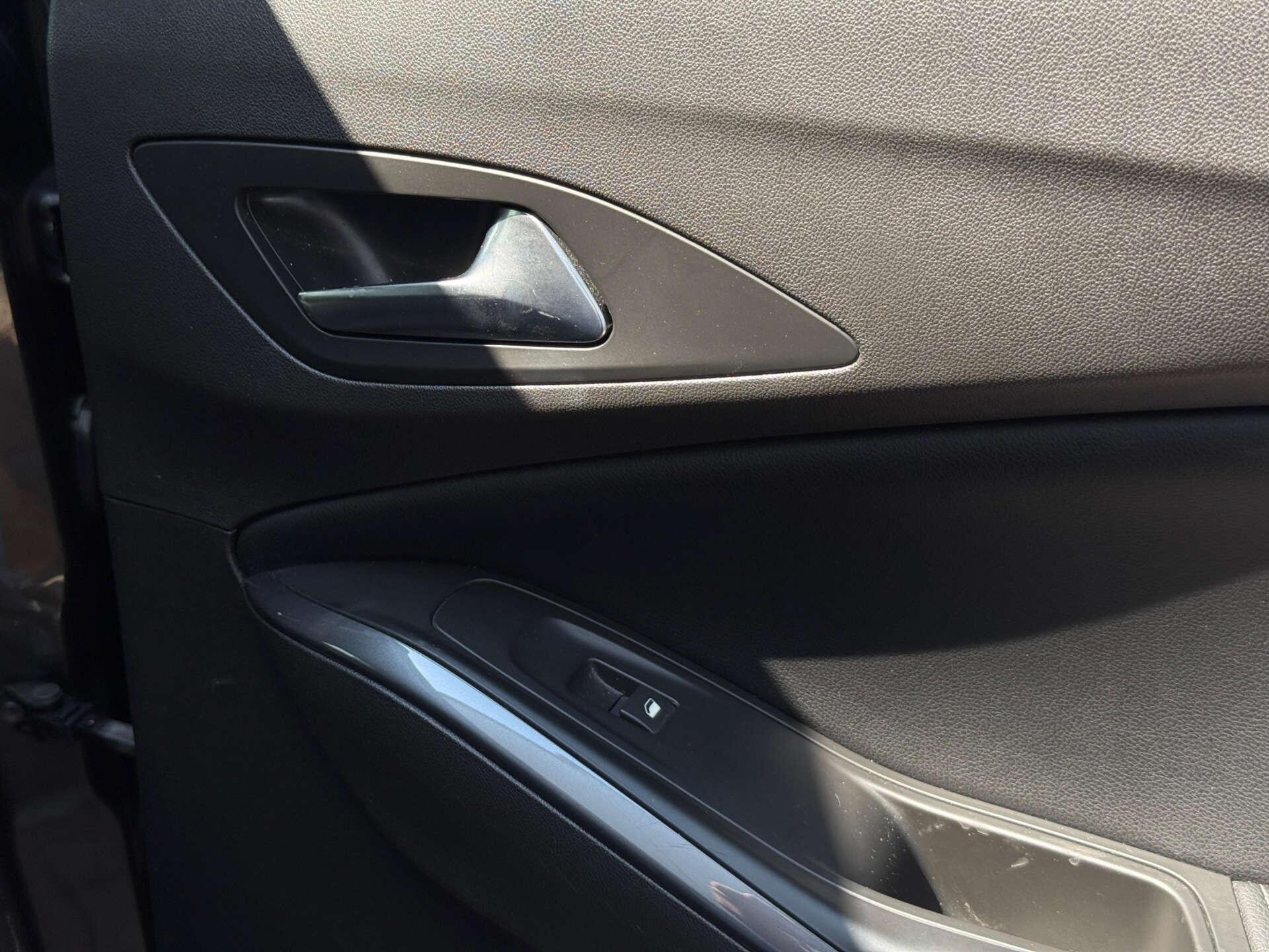 Vauxhall Grandland X view 26