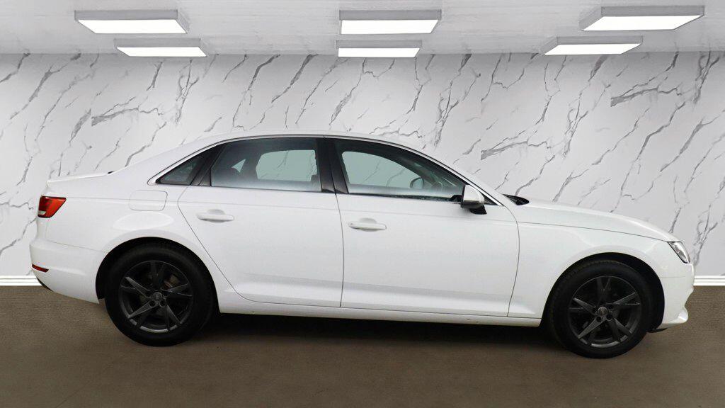 Audi A4 view 7