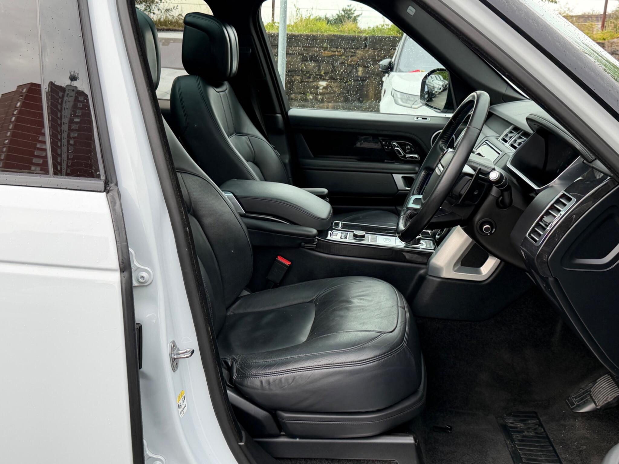 Land Rover Range Rover view 16