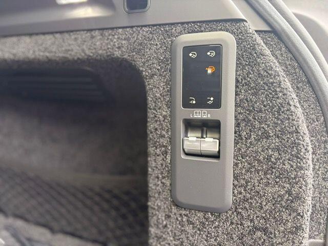 Land Rover Range Rover view 17