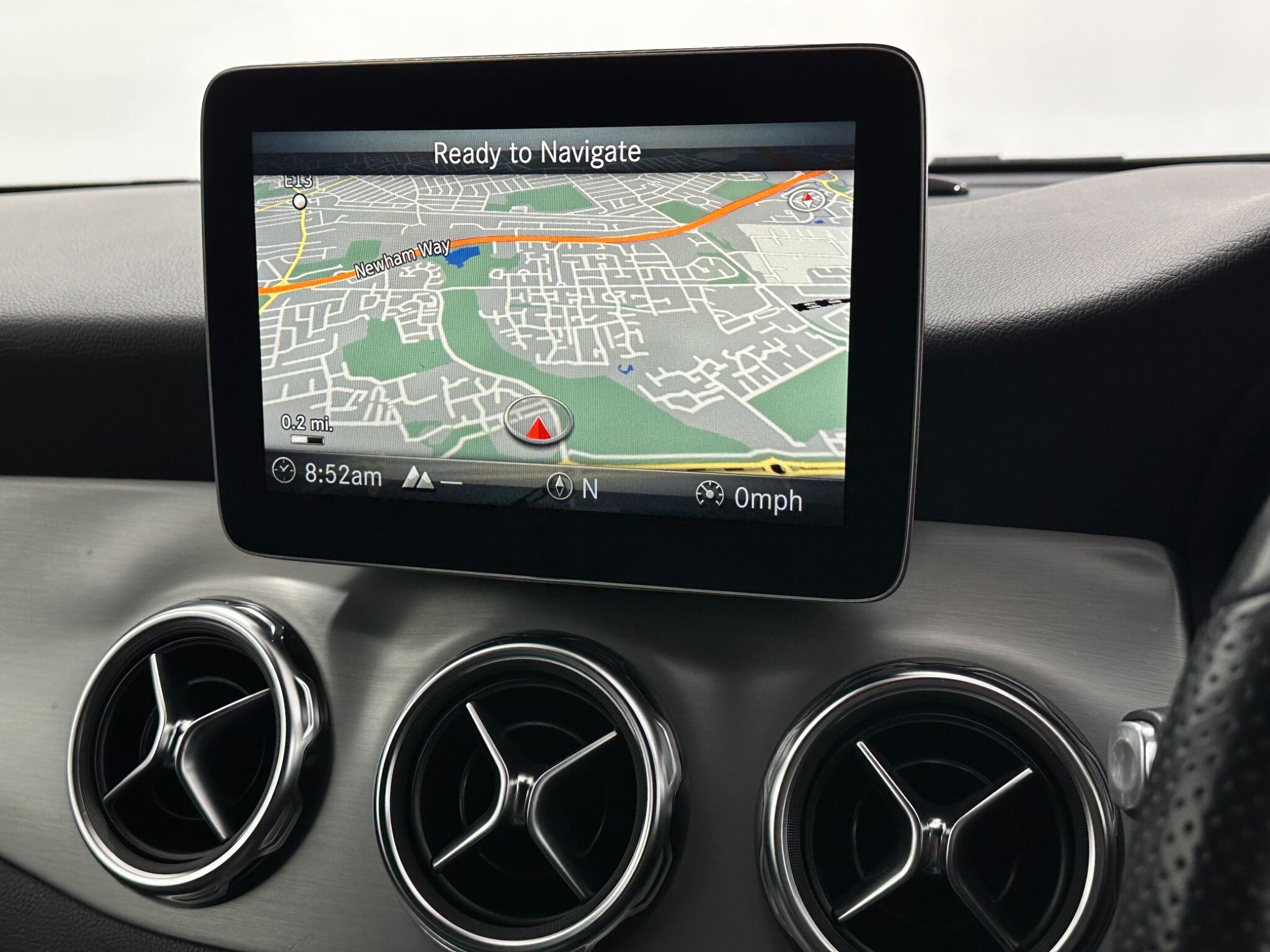 Mercedes-Benz Gla view 23