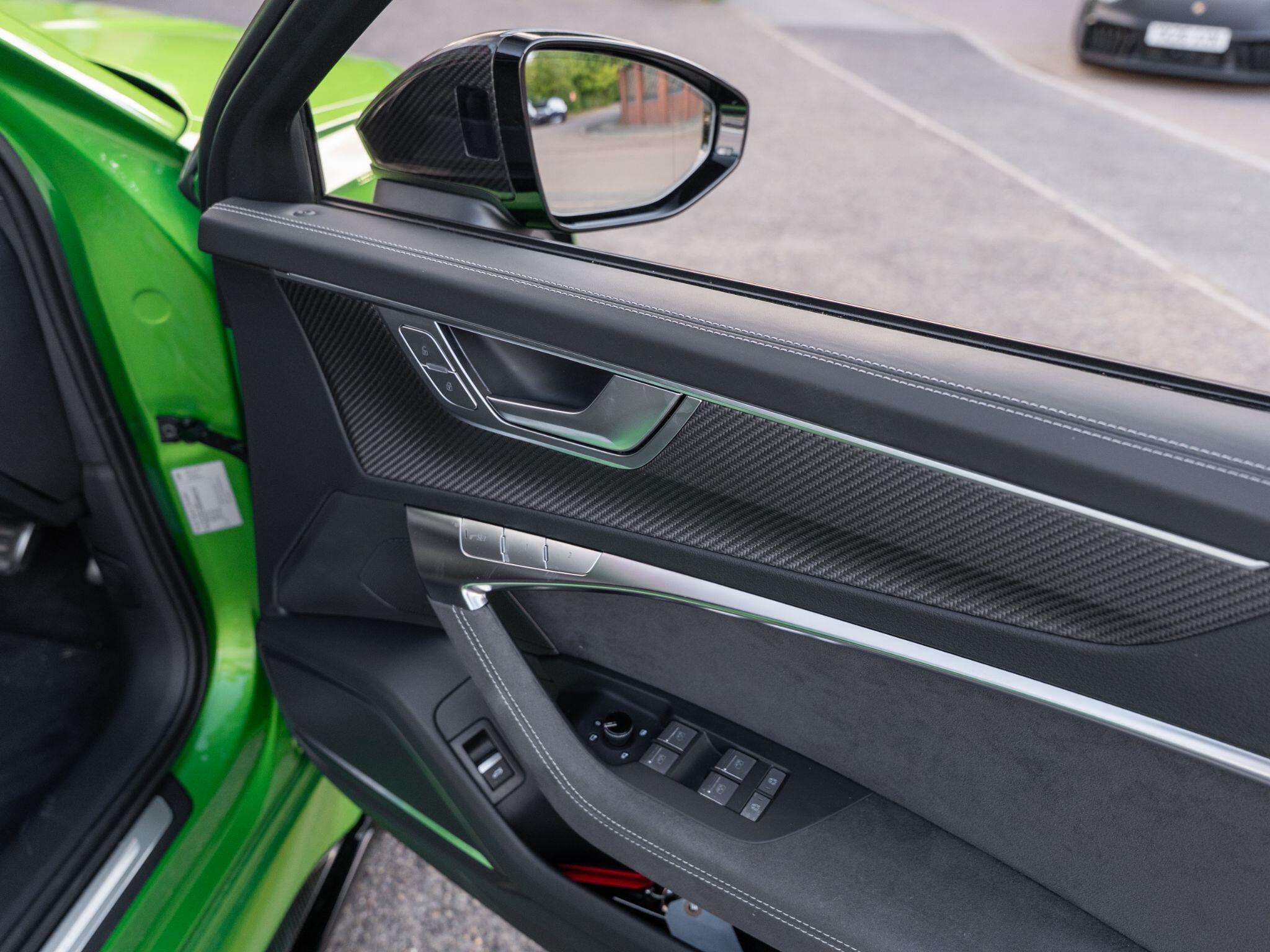 Audi RS6 Avant view 55