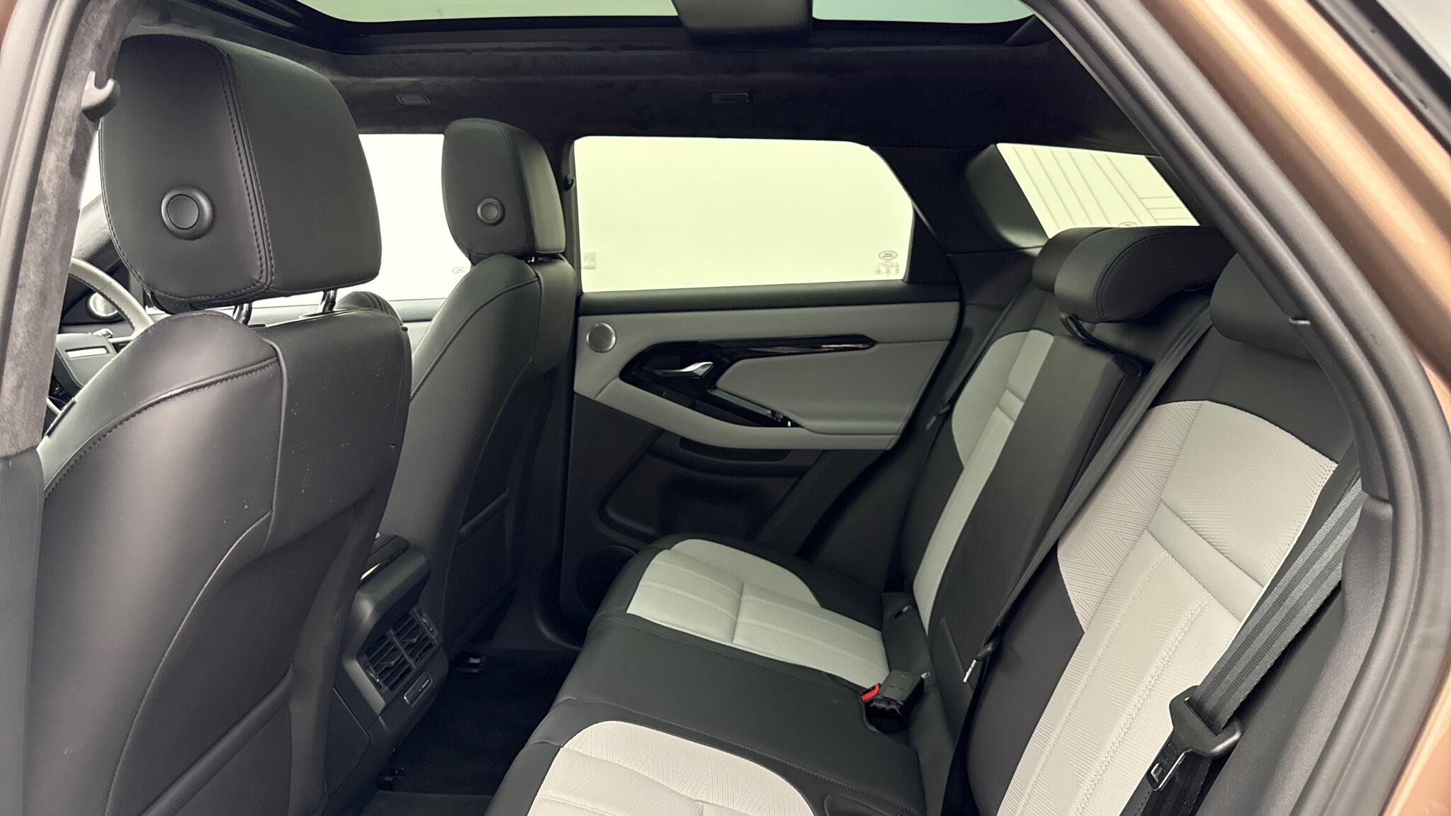 Land Rover Range Rover Evoque view 4