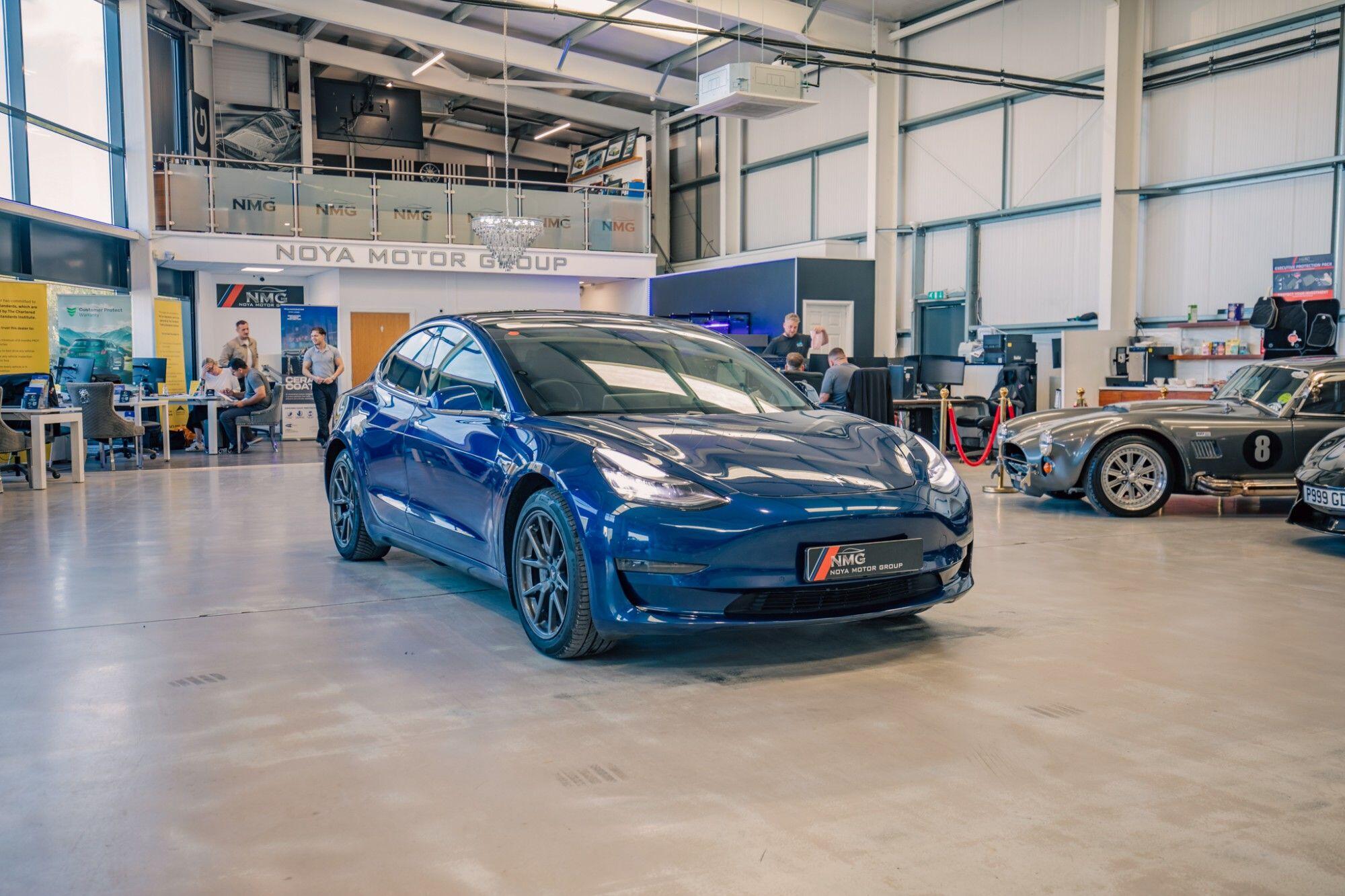 Tesla Model 3 view 20