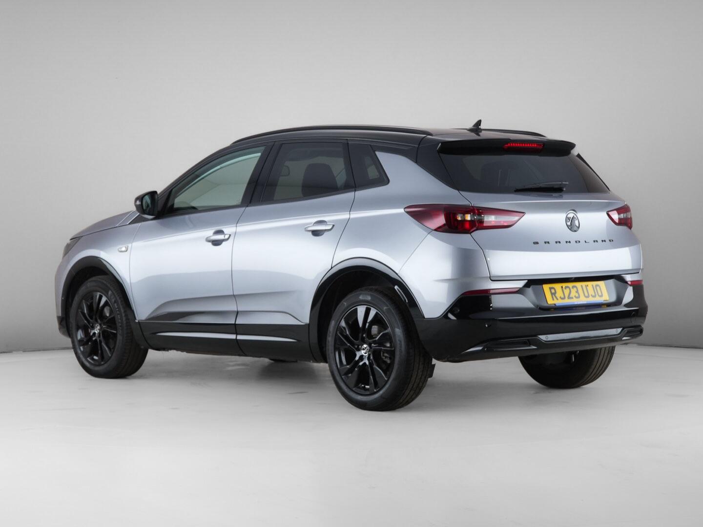 Vauxhall Grandland view 8