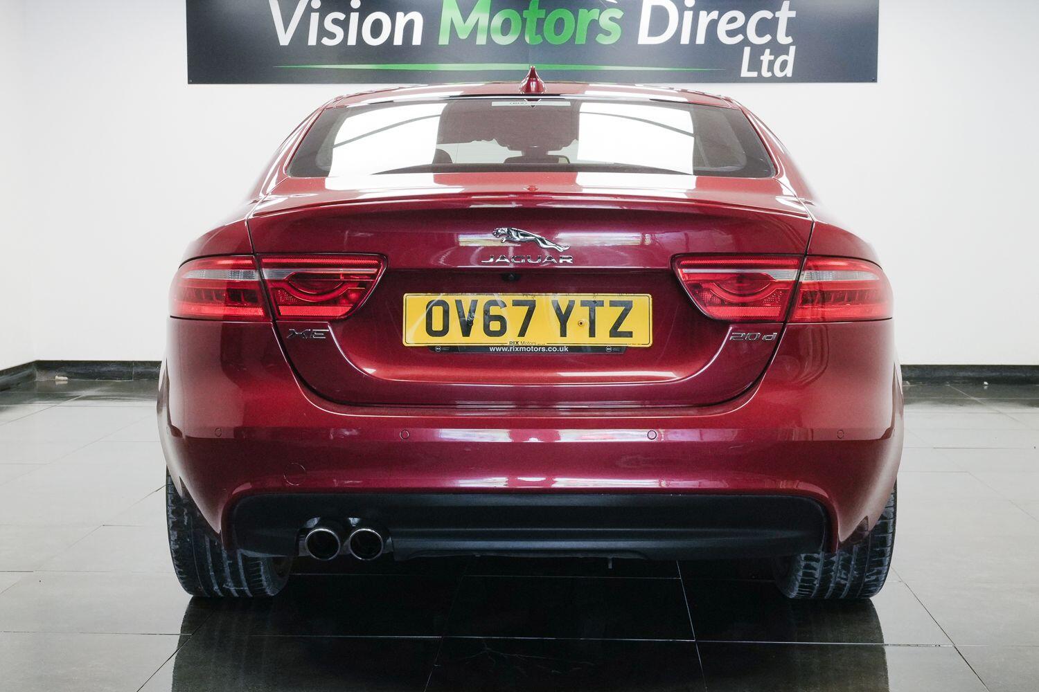 Jaguar Xe view 3