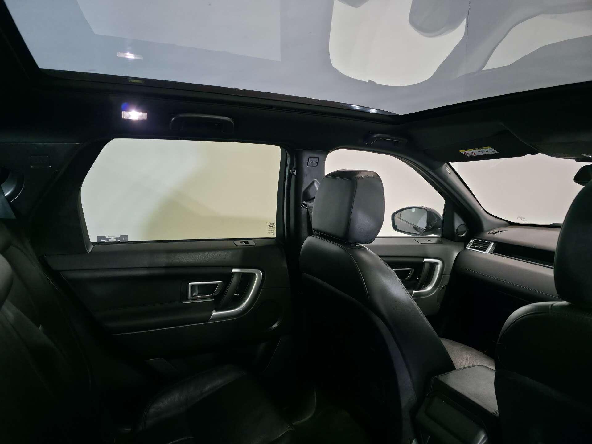 Land Rover Discovery Sport view 10
