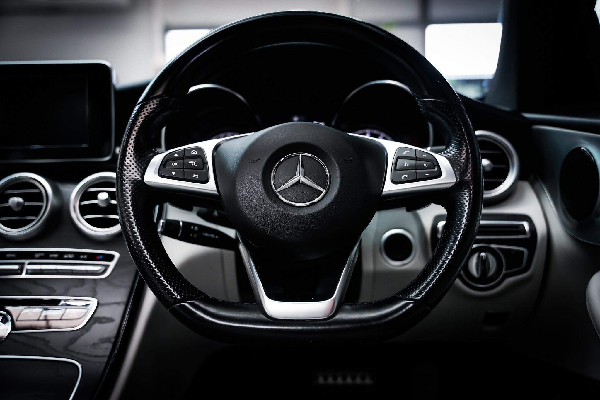 Mercedes-Benz C-Class view 20