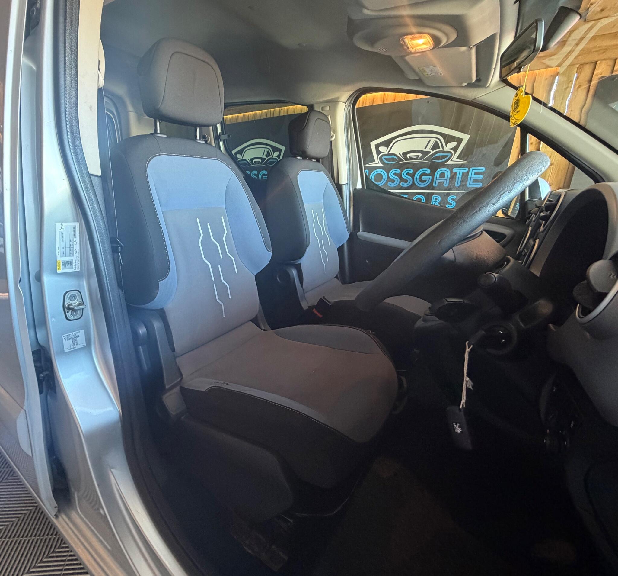 Peugeot Partner Tepee view 14