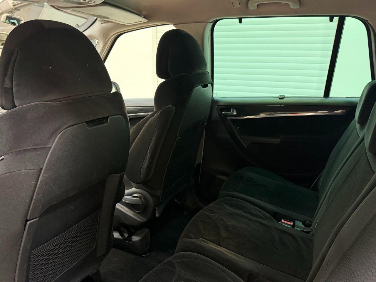 Citroen Grand C4 Picasso view 26