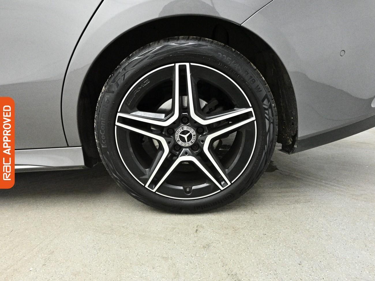 Mercedes-Benz Cla view 28