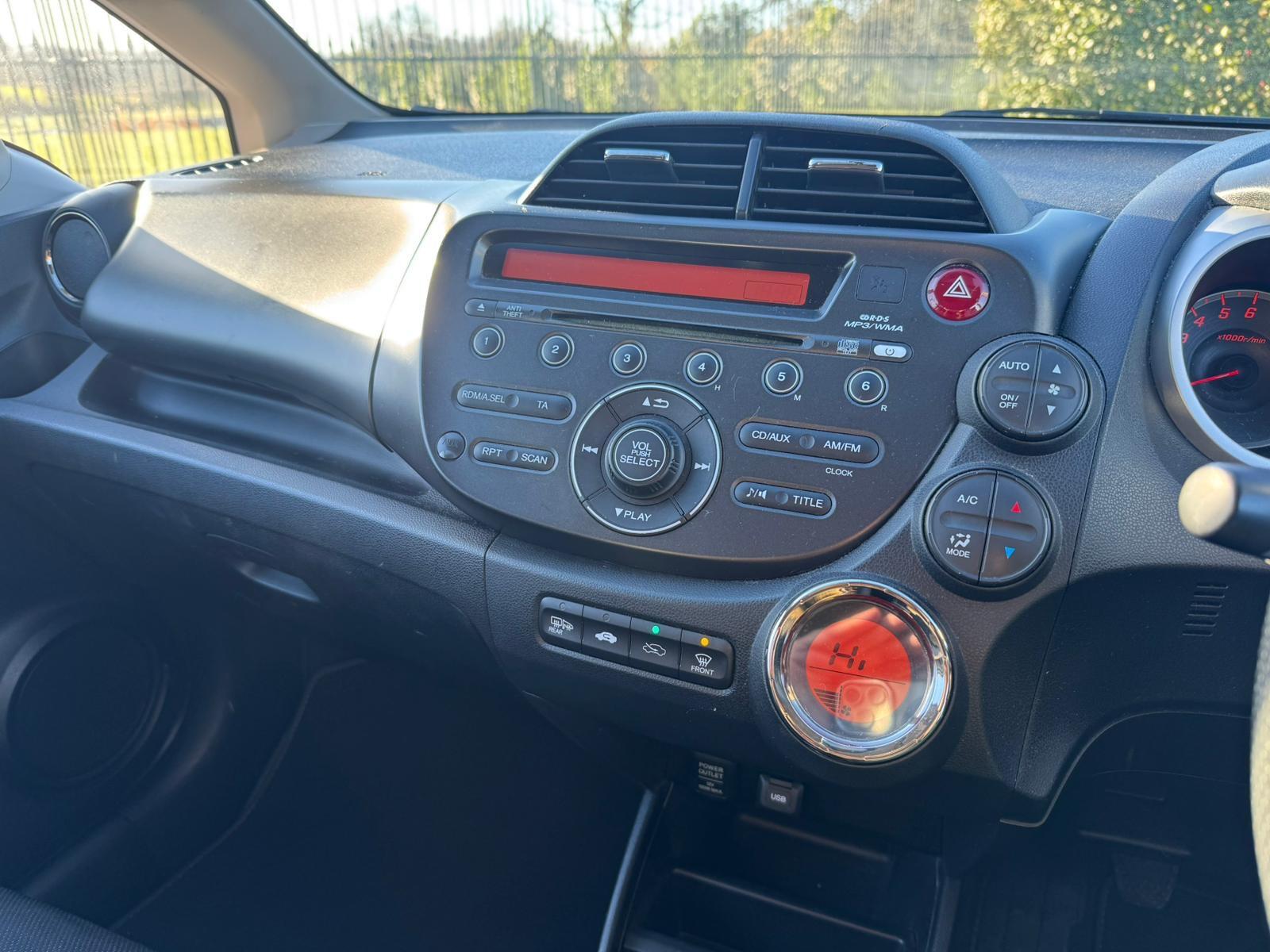 2013 Honda Jazz image 17