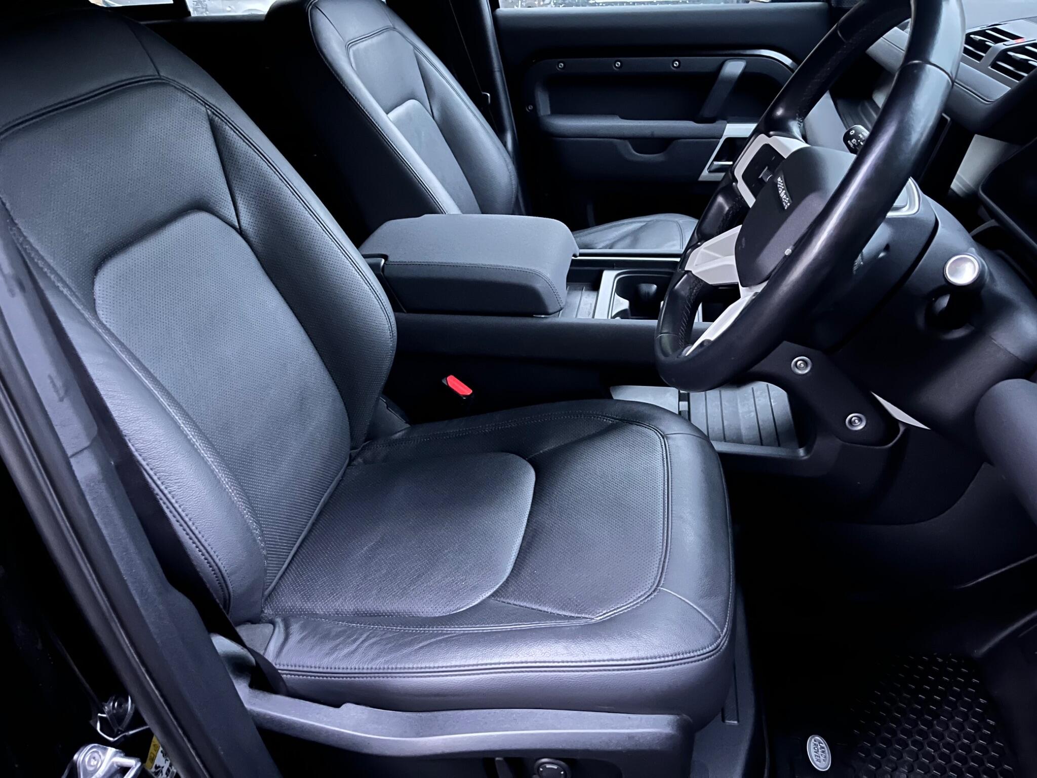 Land Rover Defender view 28
