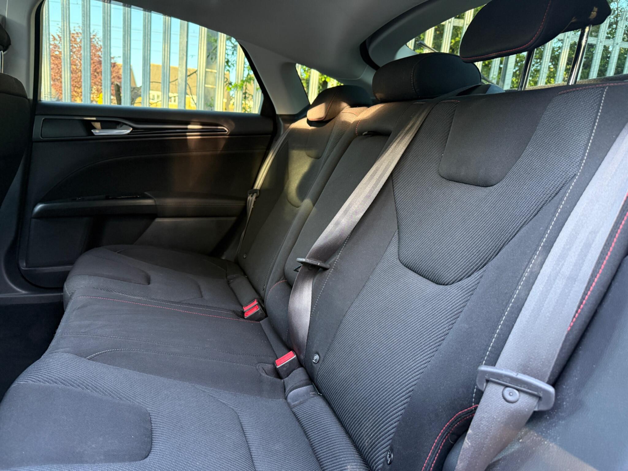2016 Ford Mondeo image 41