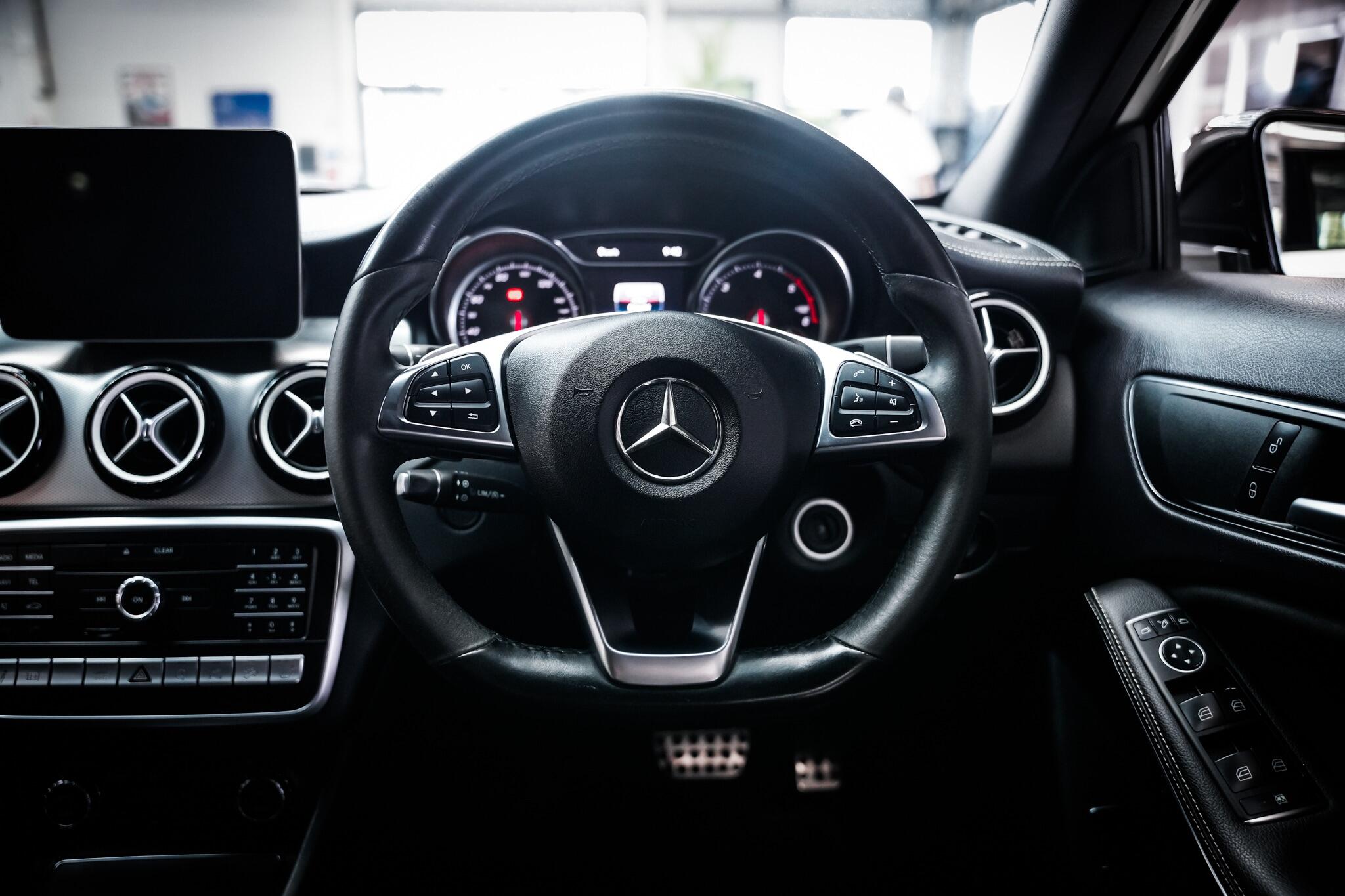 Mercedes-Benz Gla view 19