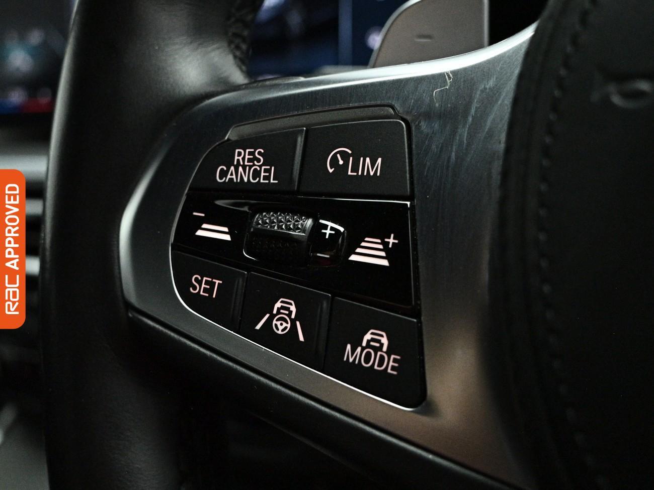 BMW 3 Series view 22