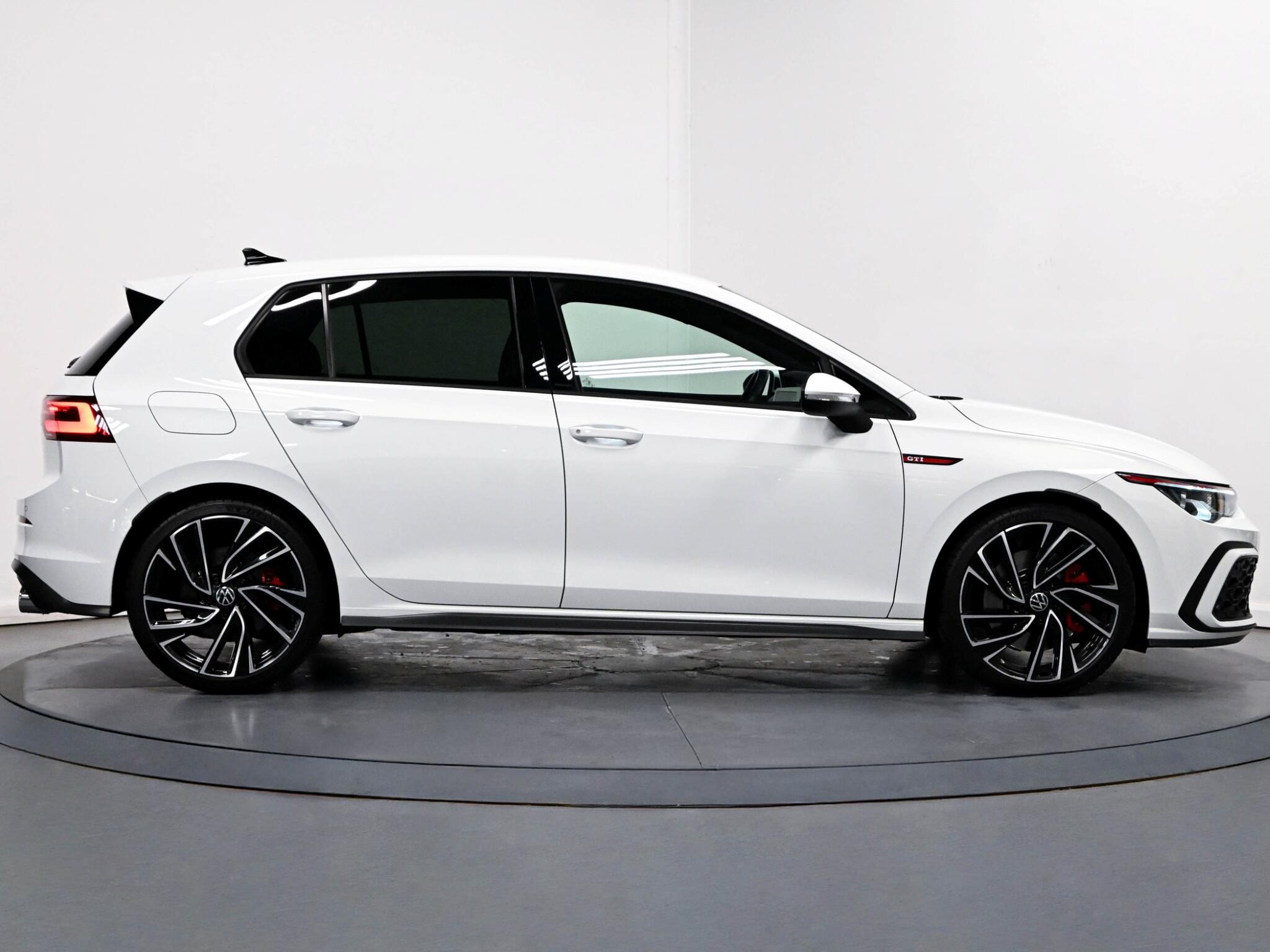 Volkswagen Golf view 17