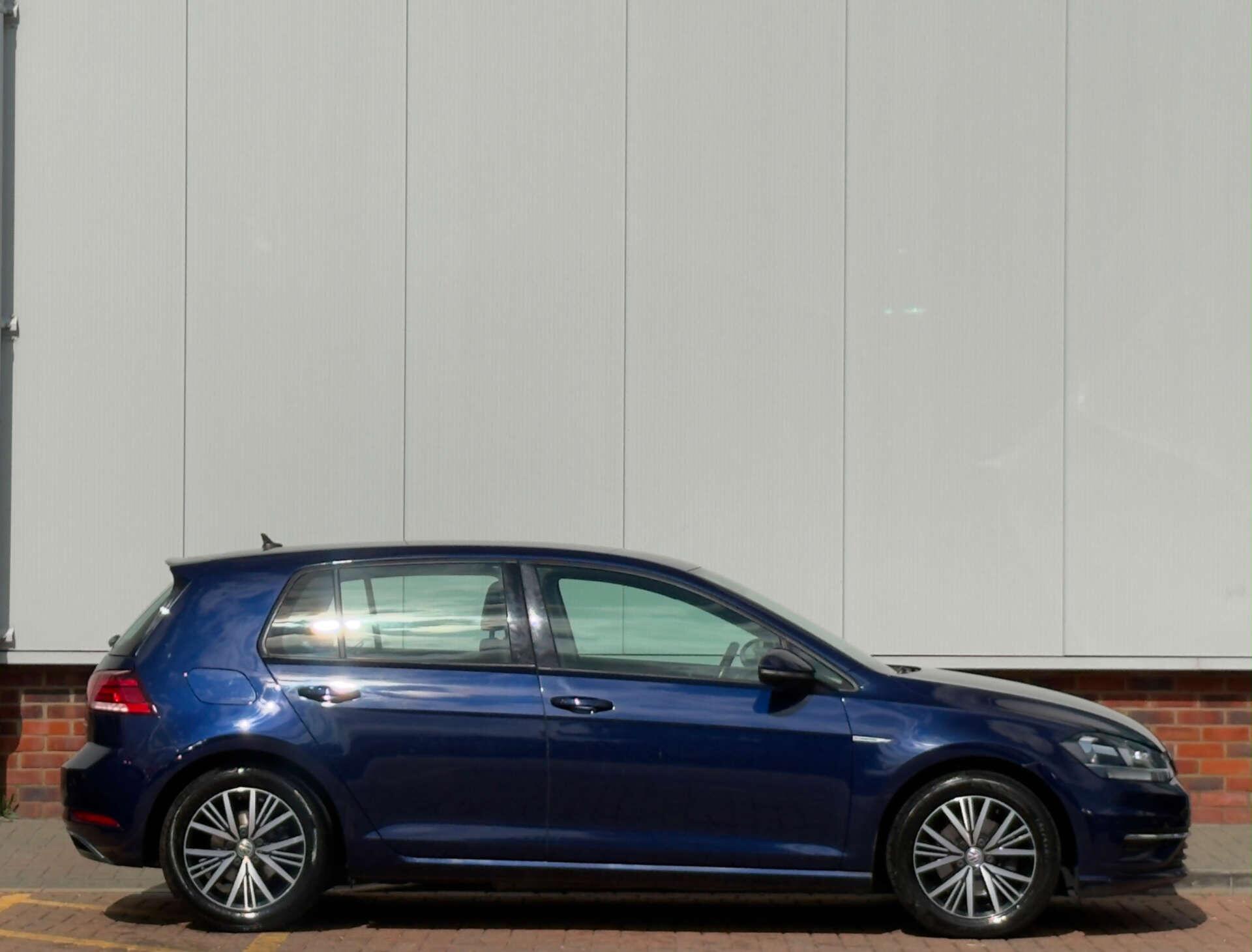 Volkswagen Golf view 5