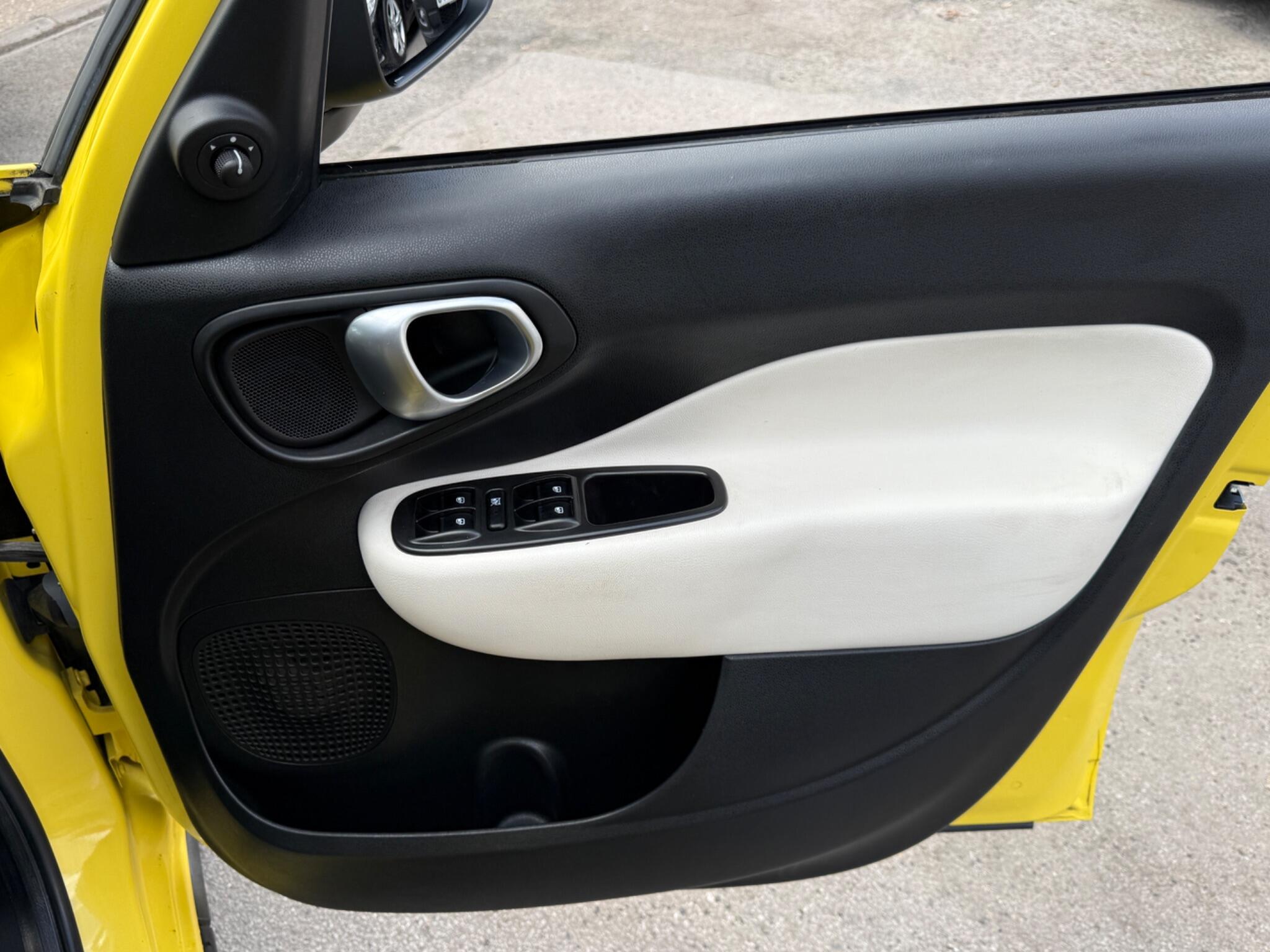 Fiat 500L - Image 33