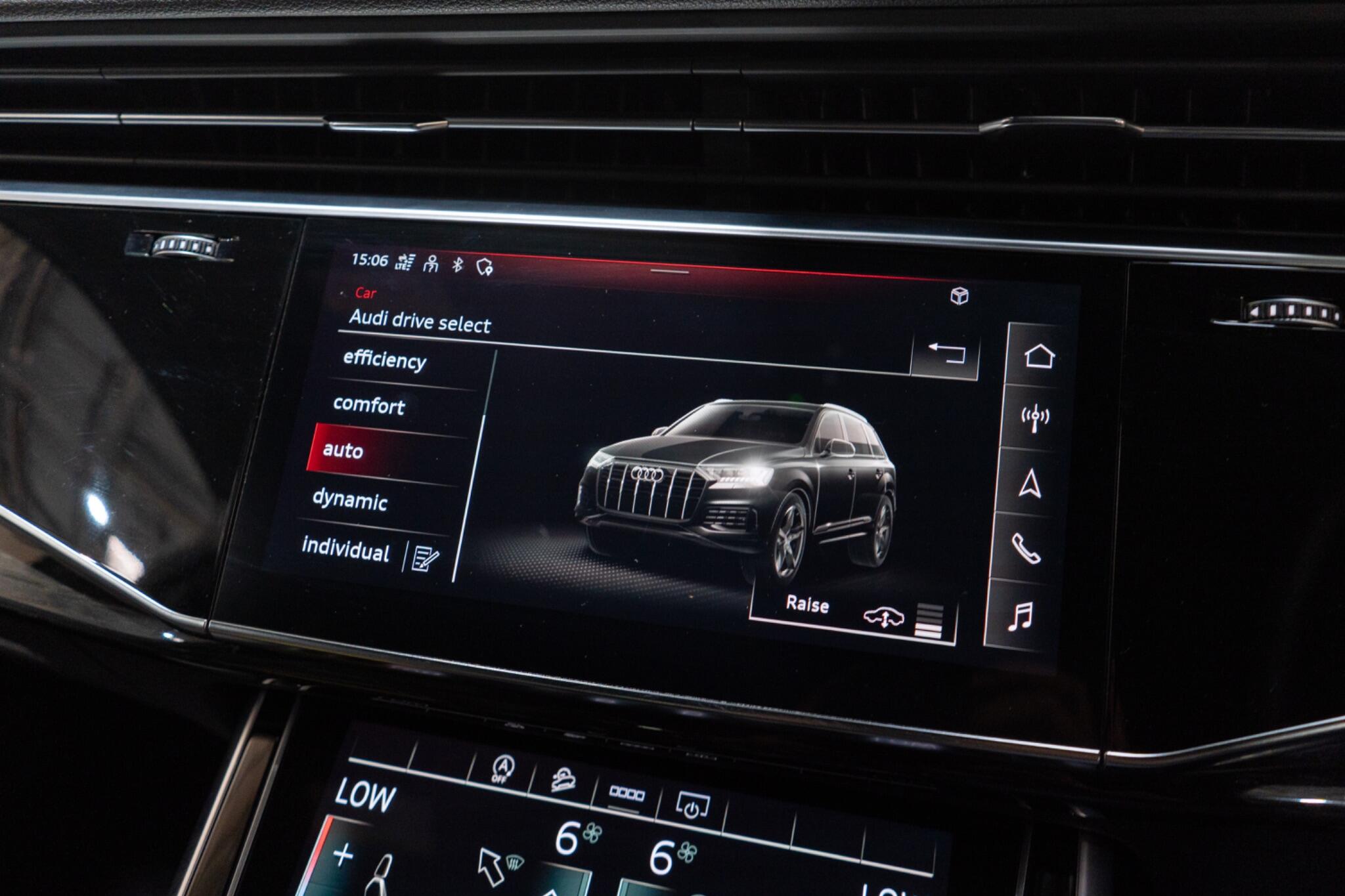 Audi Q7 view 21