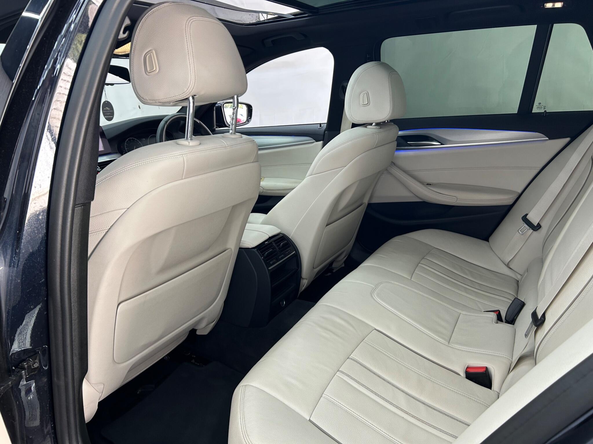 BMW 5 Series view 23