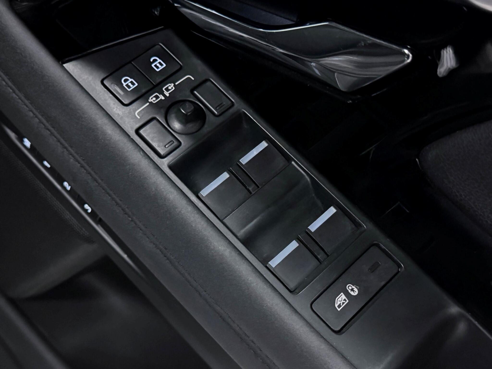 Land Rover Range Rover Evoque view 23