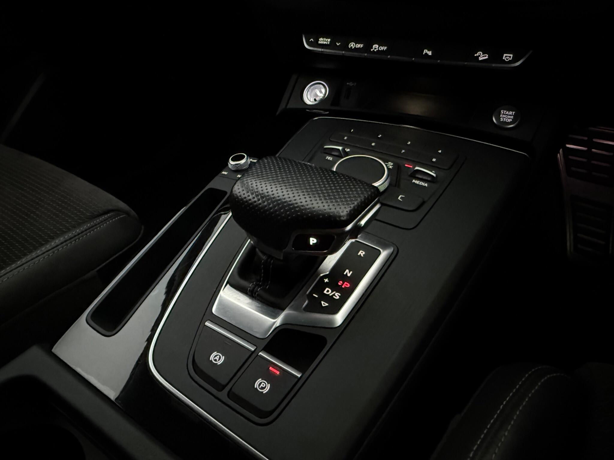 Audi Q5 view 18